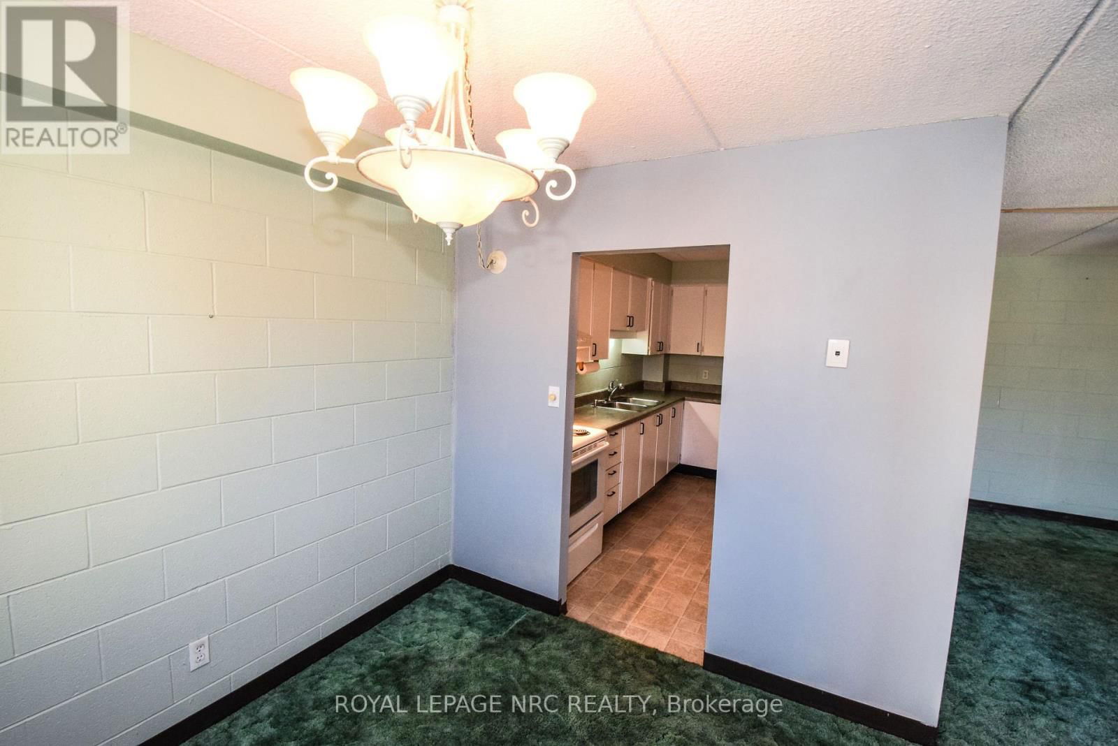 212 - 6 WESTLAKE LANE Image 15