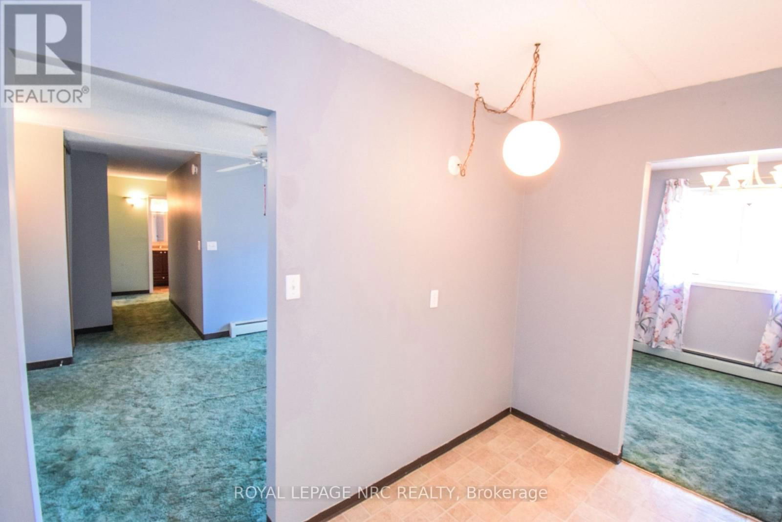 212 - 6 WESTLAKE LANE Image 19