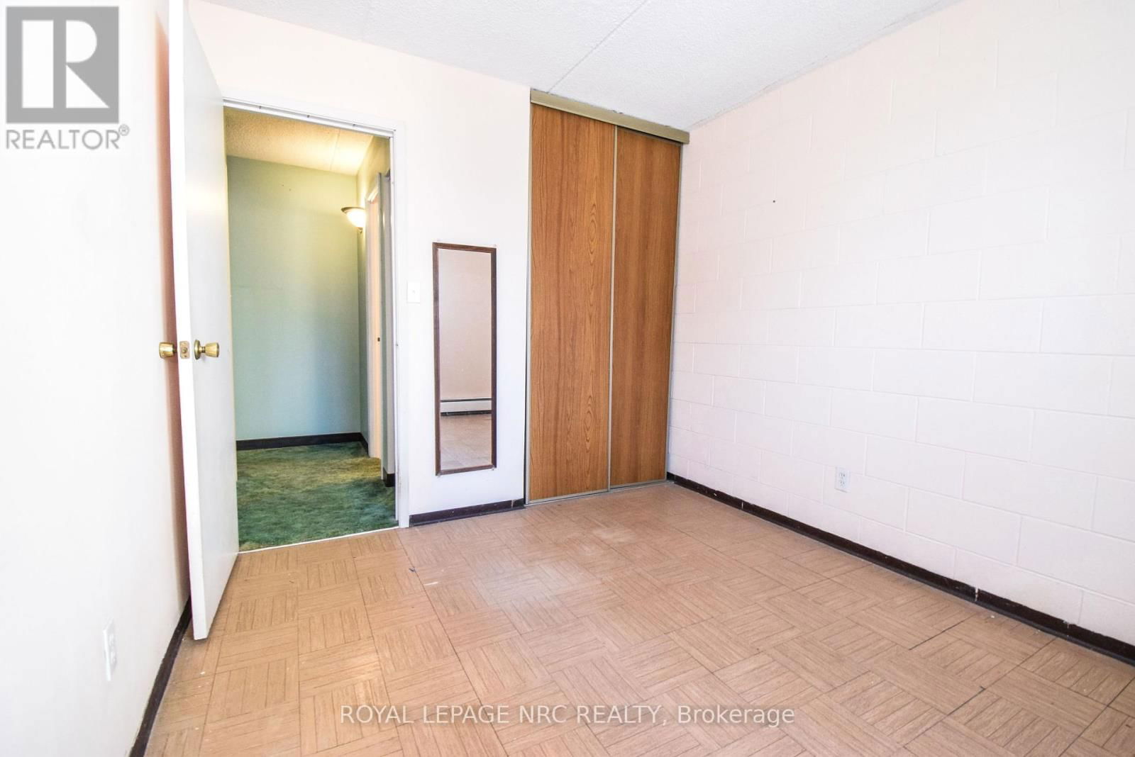 212 - 6 WESTLAKE LANE Image 21
