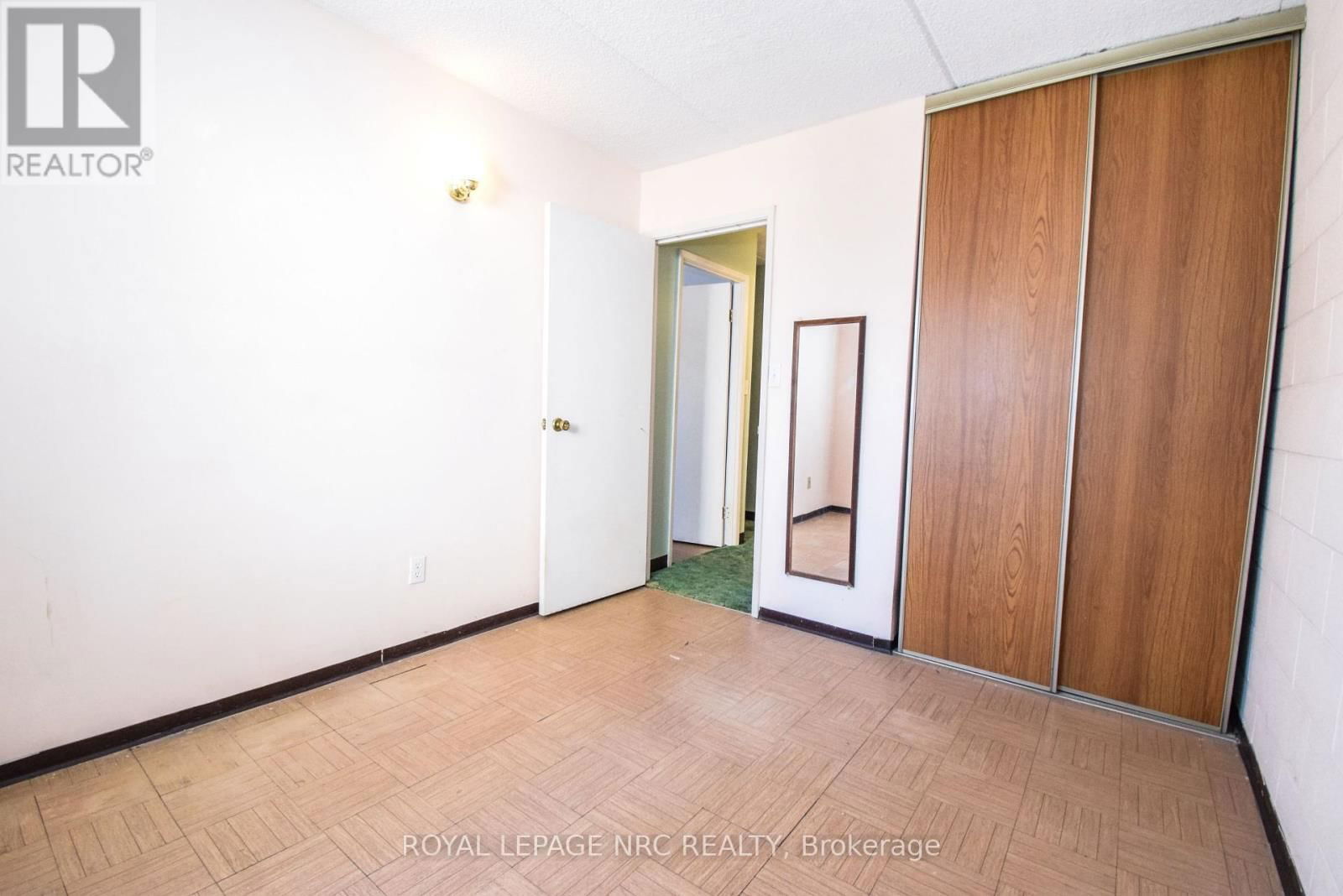 212 - 6 WESTLAKE LANE Image 22
