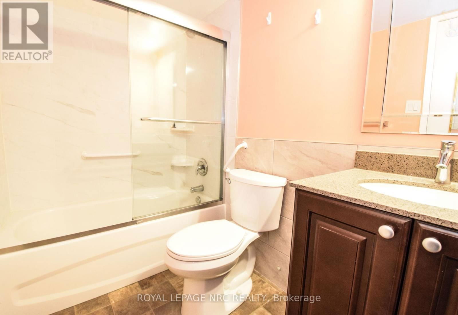 212 - 6 WESTLAKE LANE Image 23