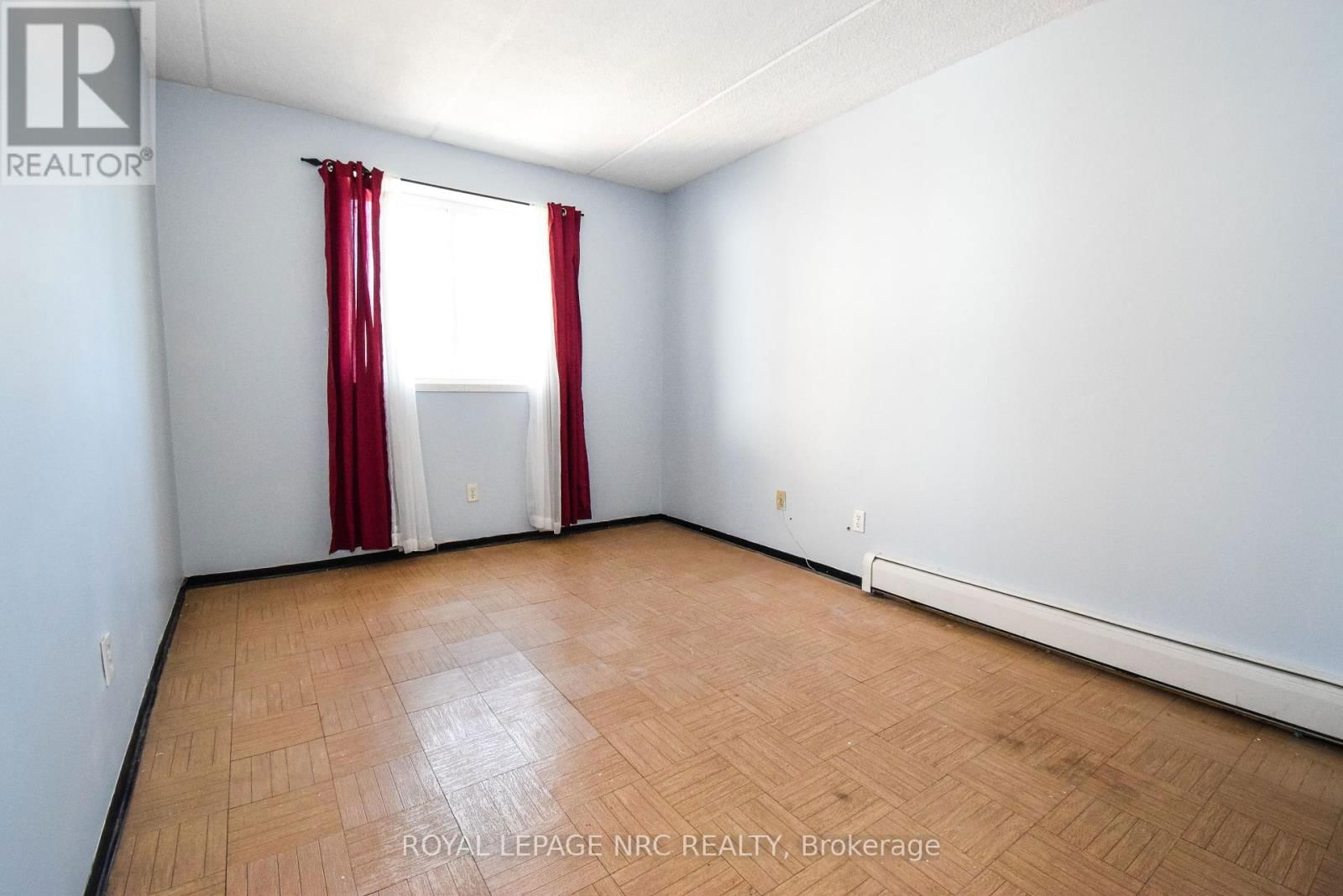 212 - 6 WESTLAKE LANE Image 27
