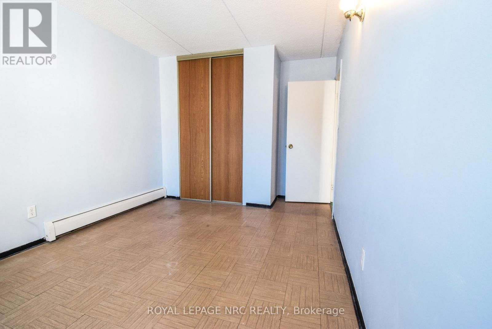 212 - 6 WESTLAKE LANE Image 30
