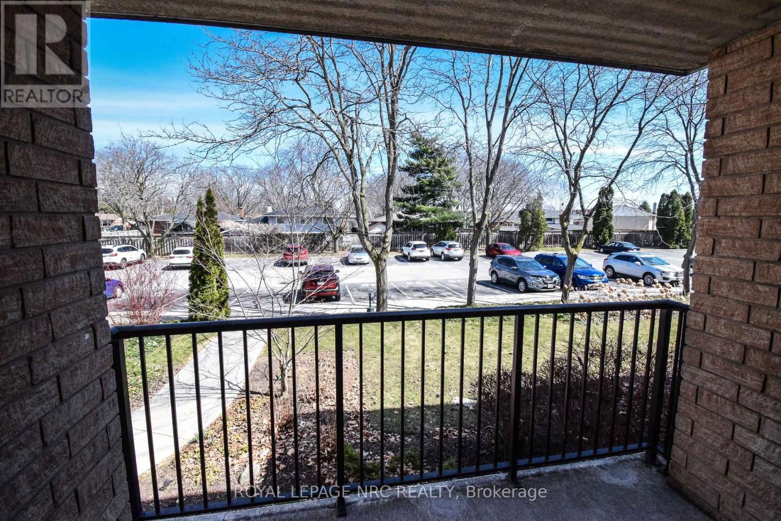 212 - 6 WESTLAKE LANE Image 31