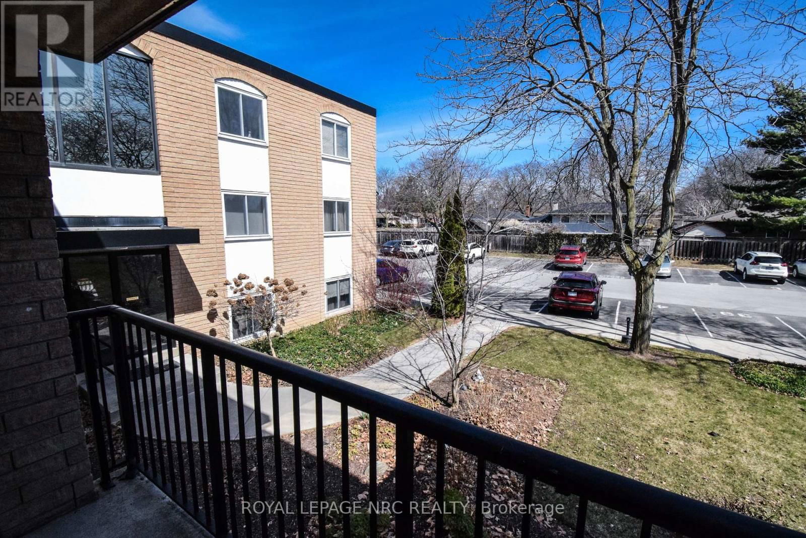 212 - 6 WESTLAKE LANE Image 33