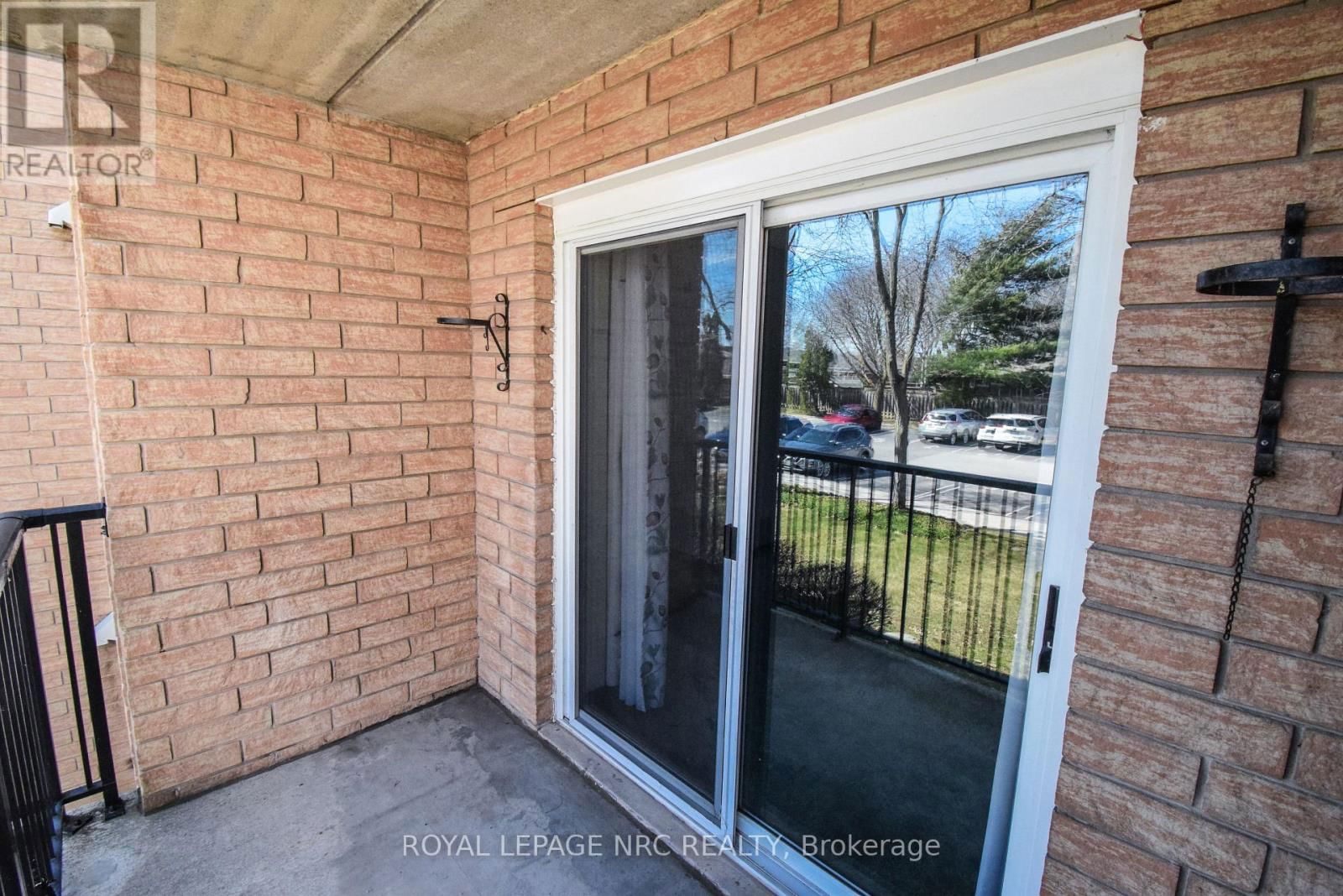 212 - 6 WESTLAKE LANE Image 34