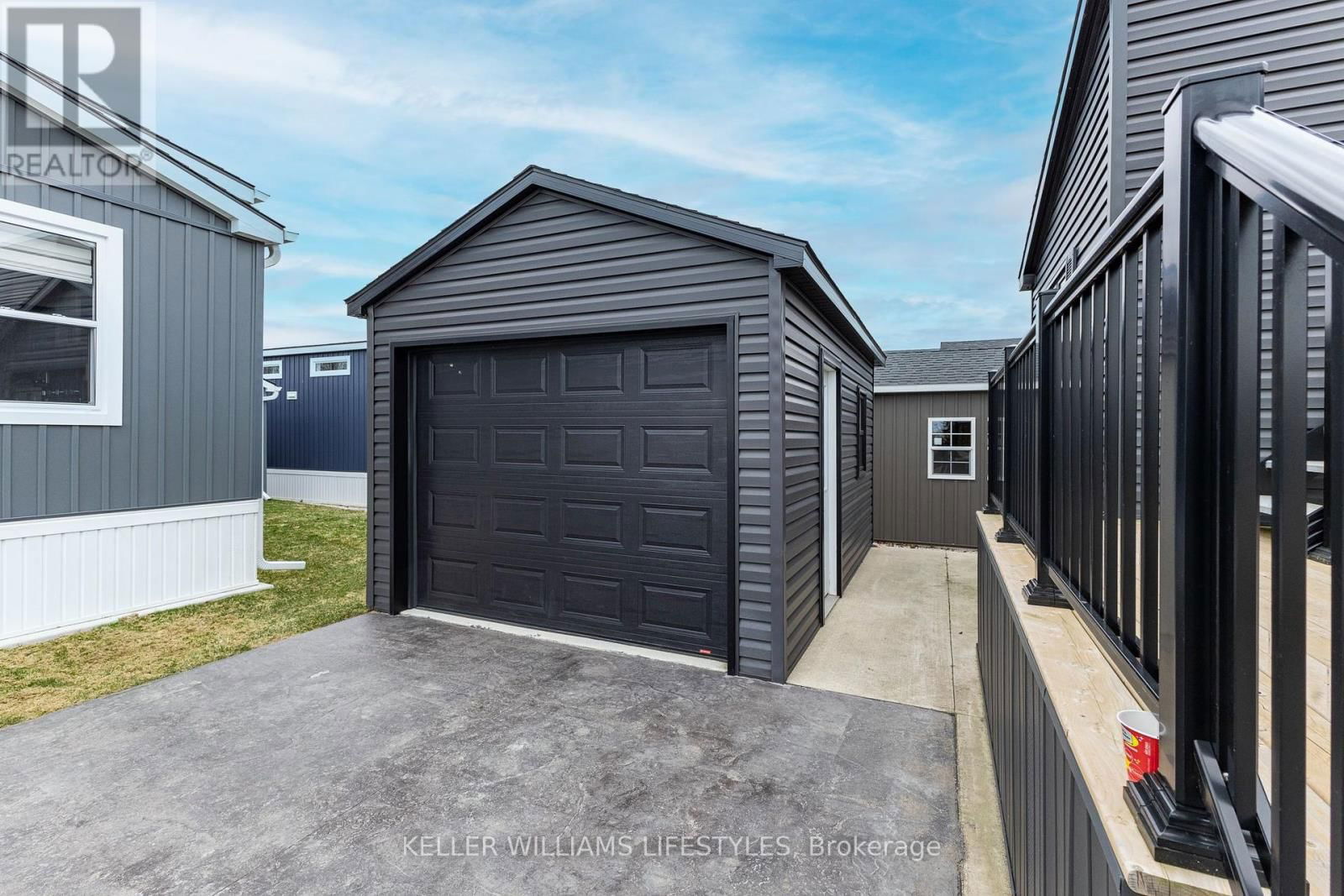 61 - 77683 BLUEWATER HIGHWAY Image 27