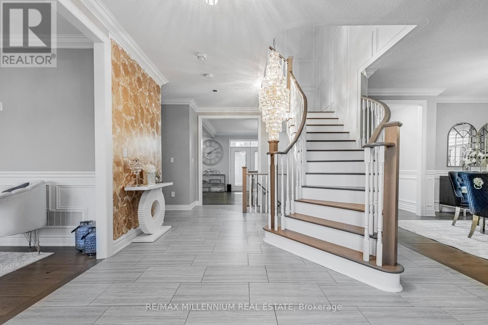 19 MITCHELL CRESCENT Image 3