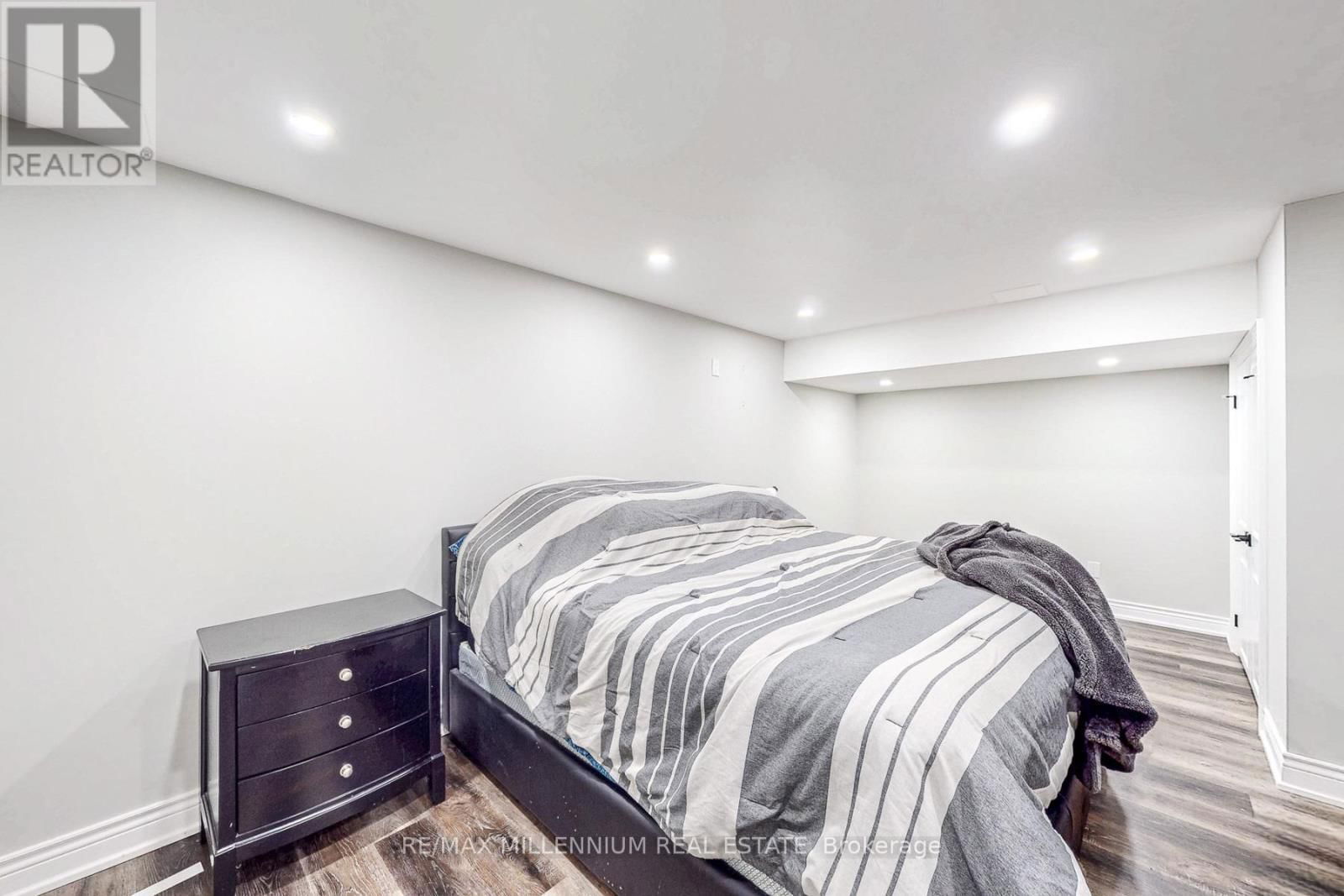 19 MITCHELL CRESCENT Image 43
