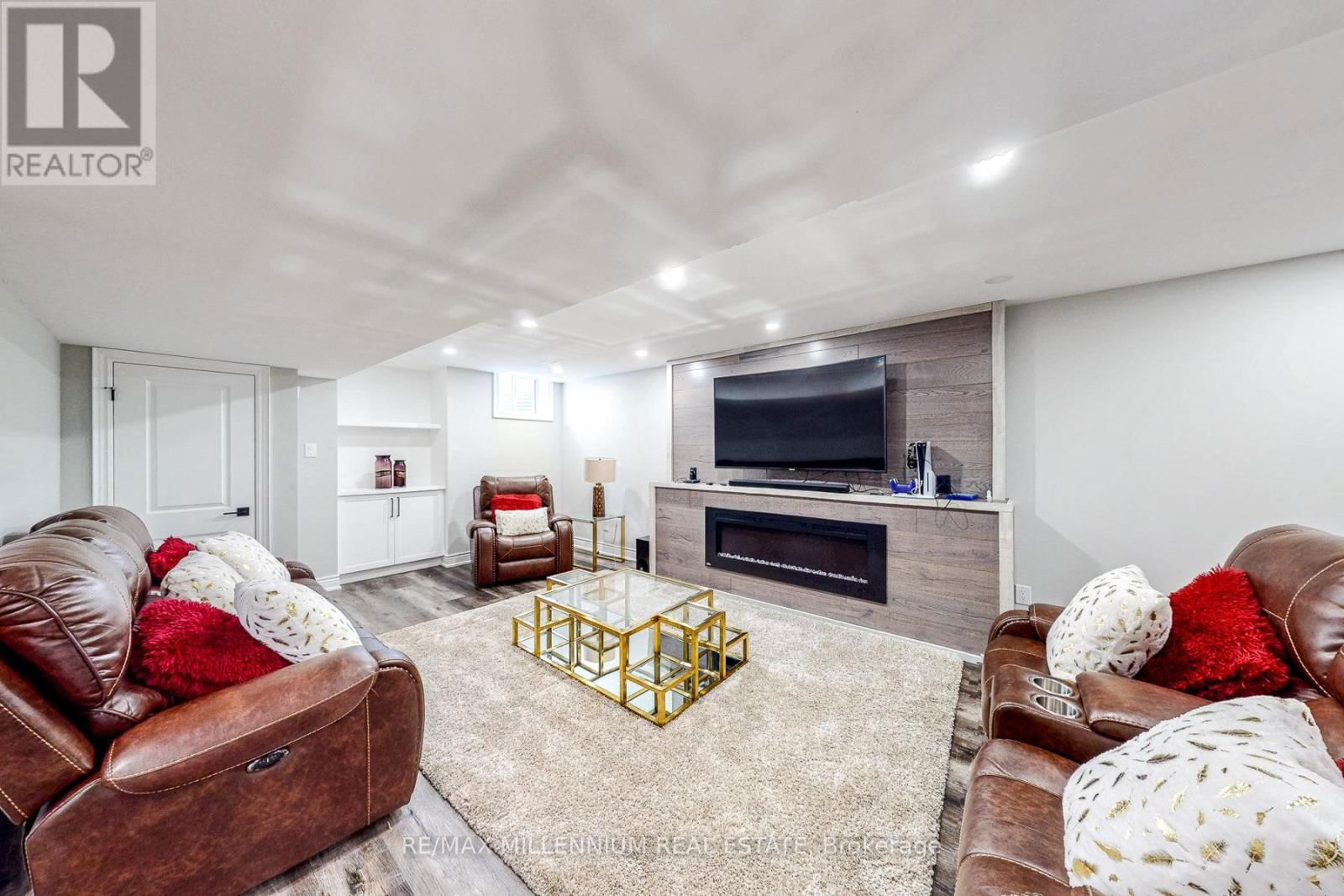19 MITCHELL CRESCENT Image 45