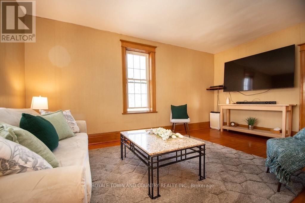 652 RIVER ROAD Image 11