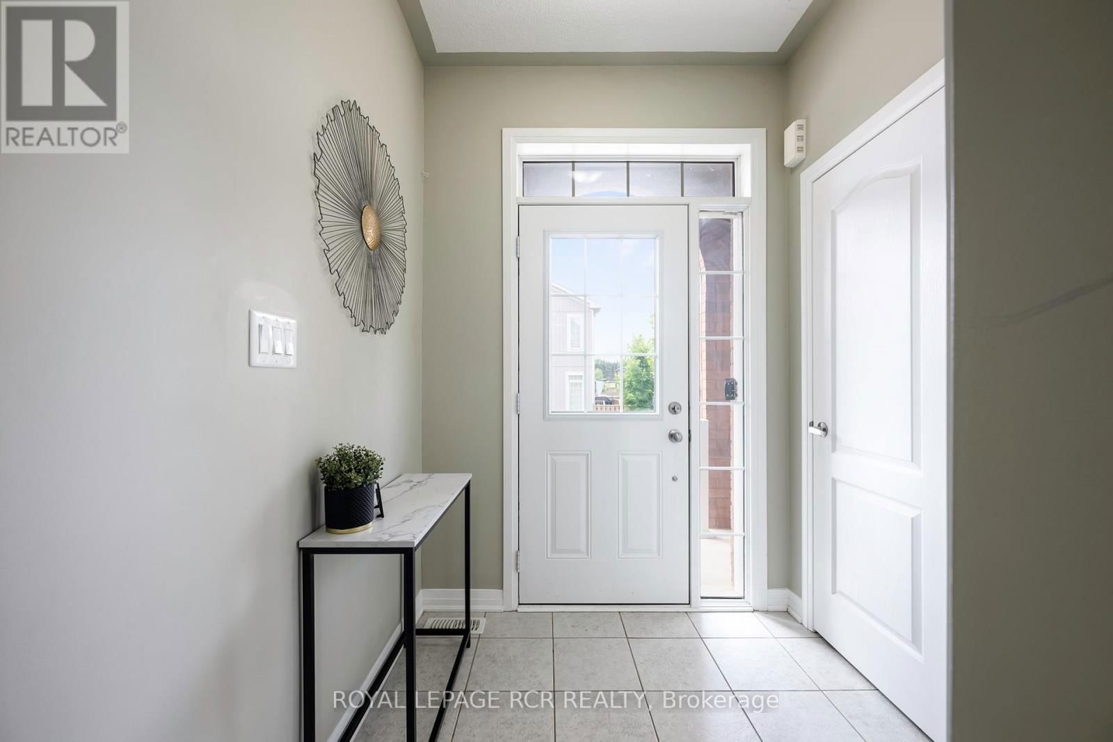 12 LANDSBOROUGH STREET Image 2
