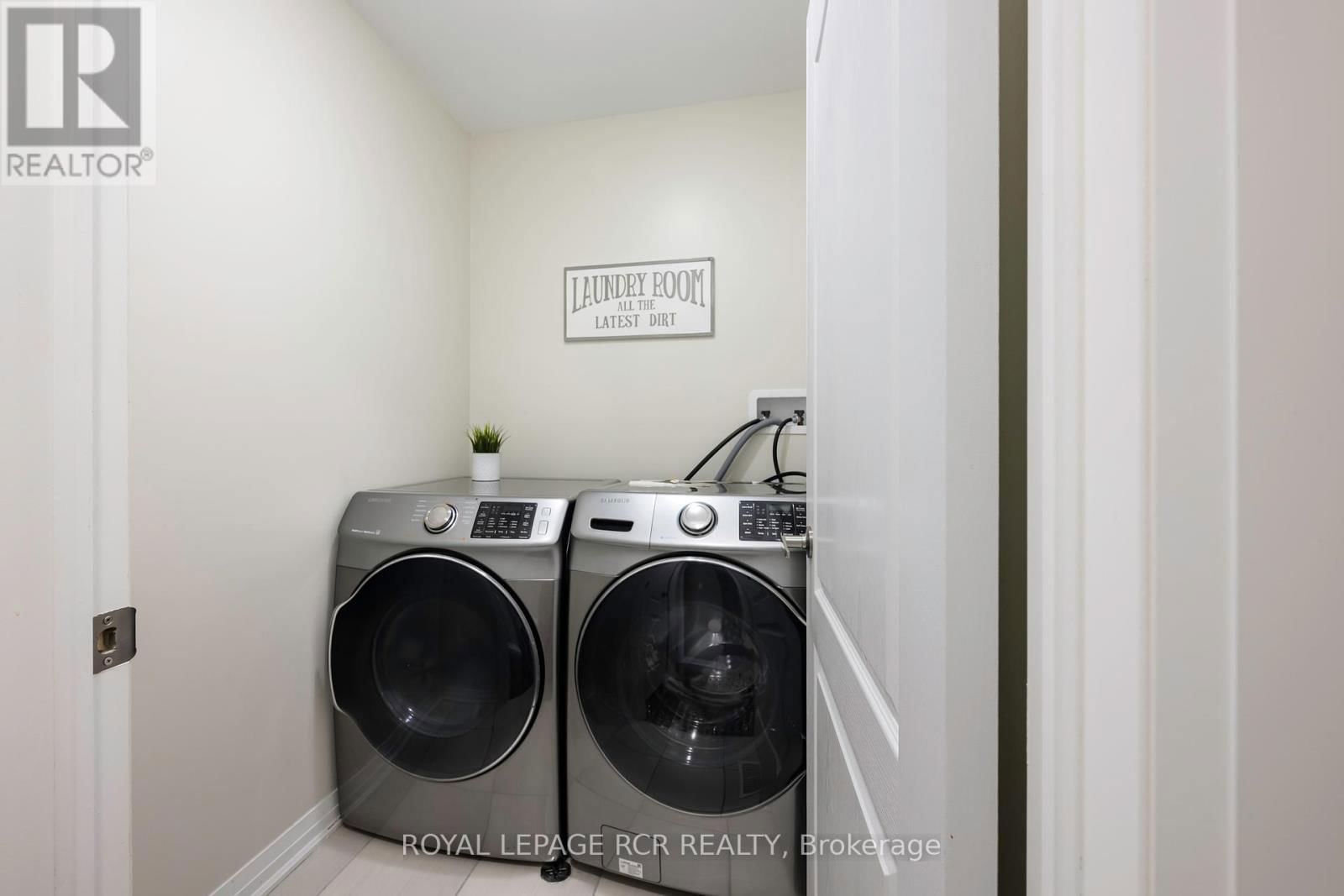 12 LANDSBOROUGH STREET Image 24