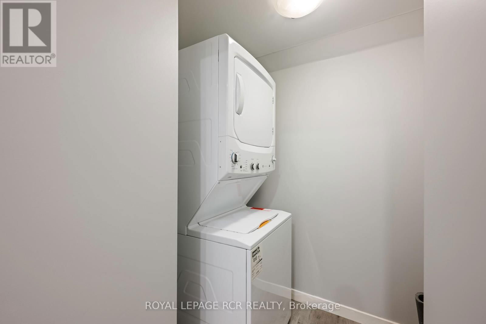 12 LANDSBOROUGH STREET Image 28