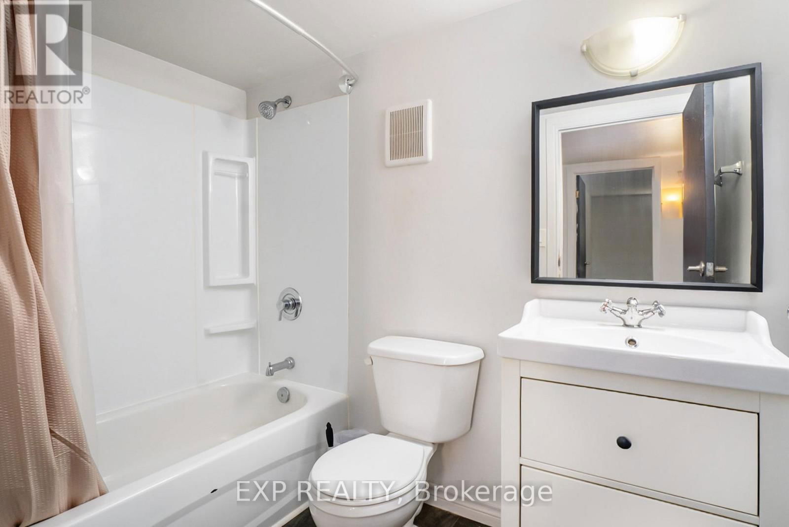 12 GARDEN STREET Image 10