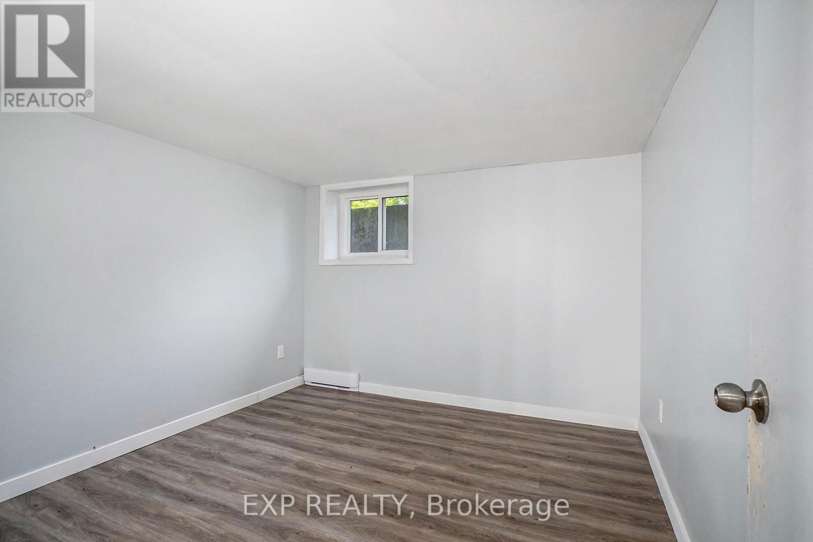 12 GARDEN STREET Image 15