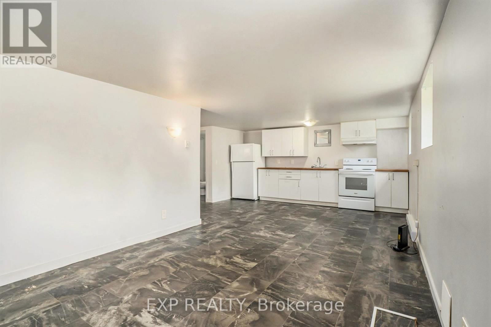 12 GARDEN STREET Image 9
