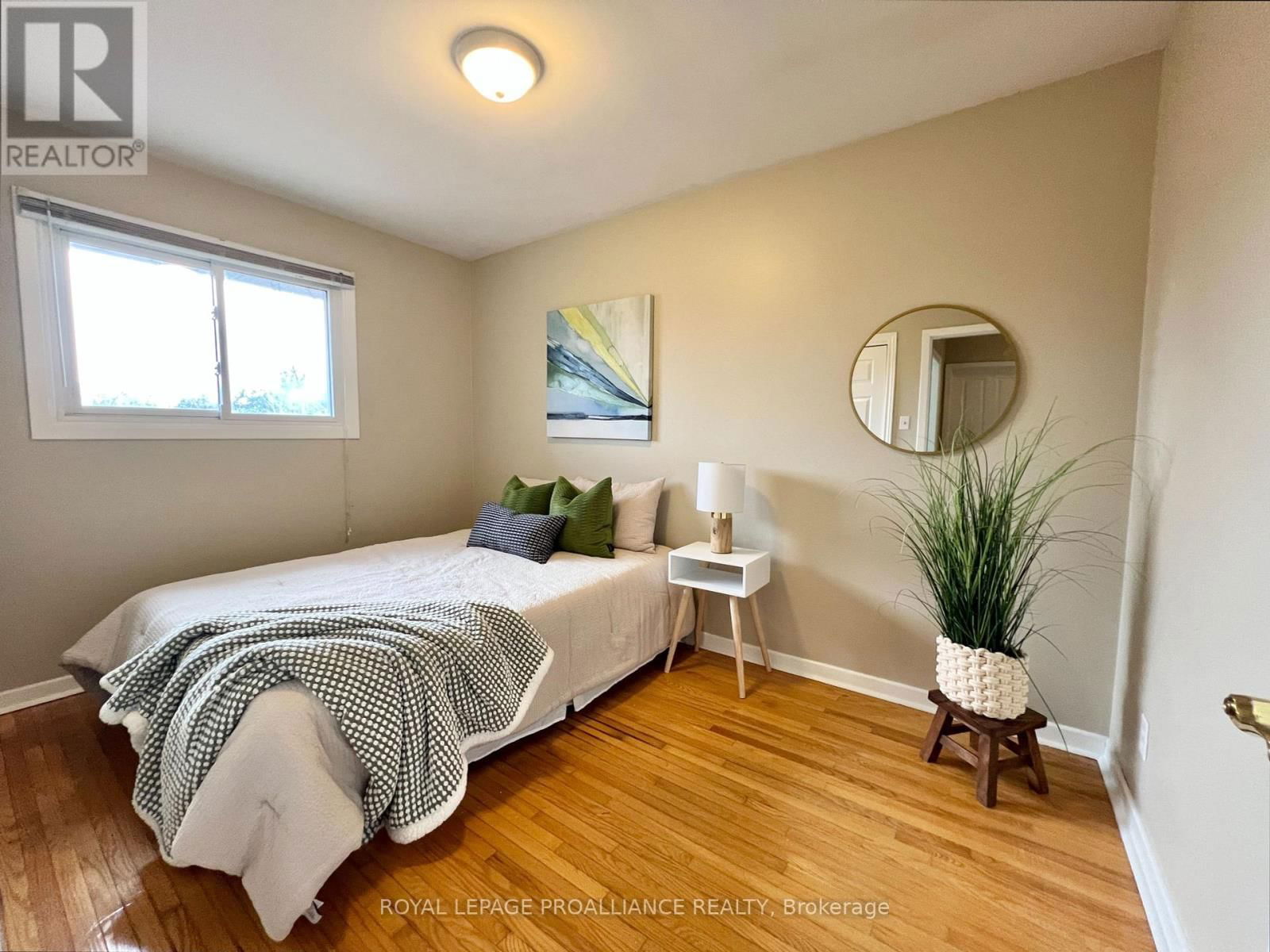 10 MEADOWVALE AVENUE Image 11