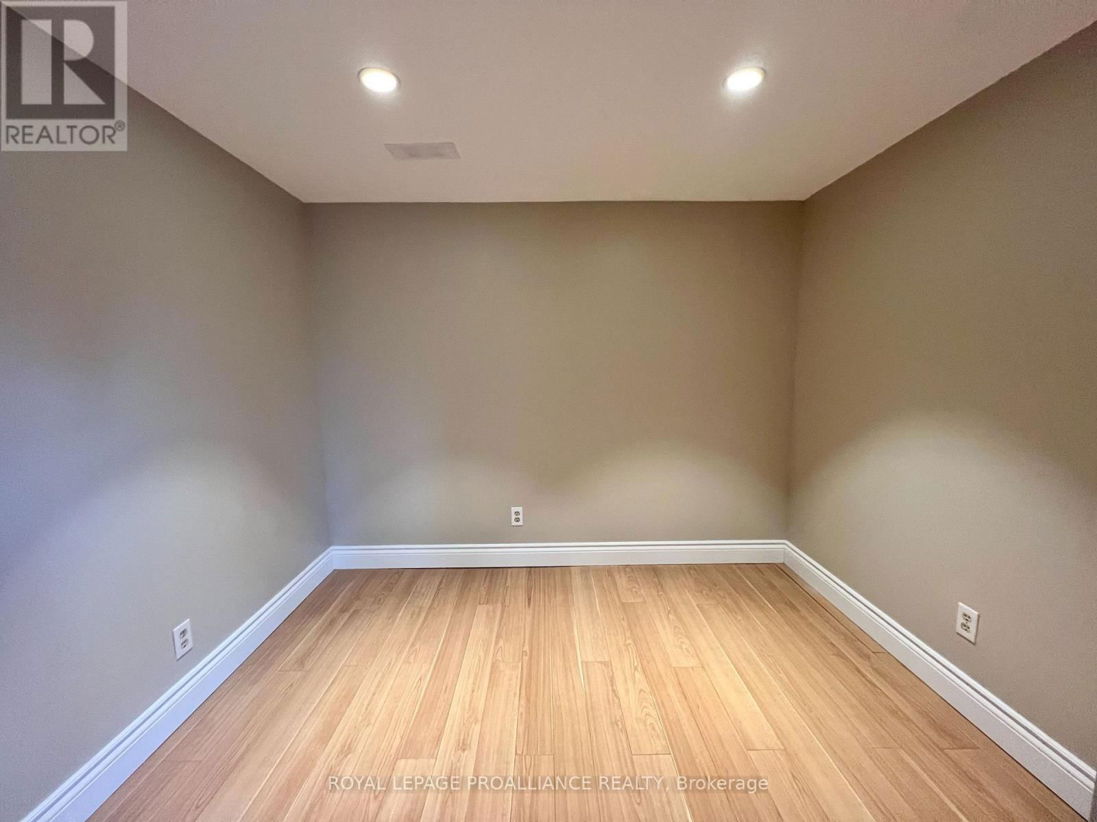 10 MEADOWVALE AVENUE Image 17