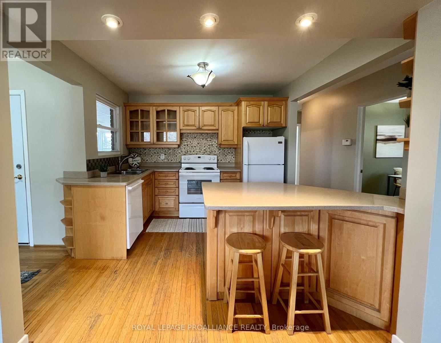10 MEADOWVALE AVENUE Image 5