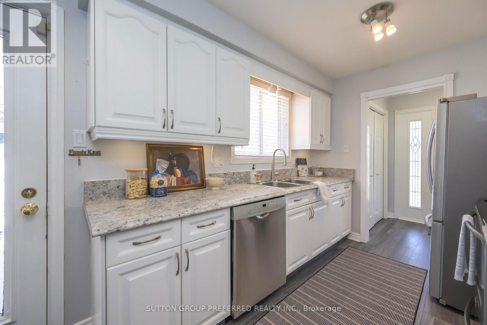 144 MERIDENE CRESCENT WEST Image 10