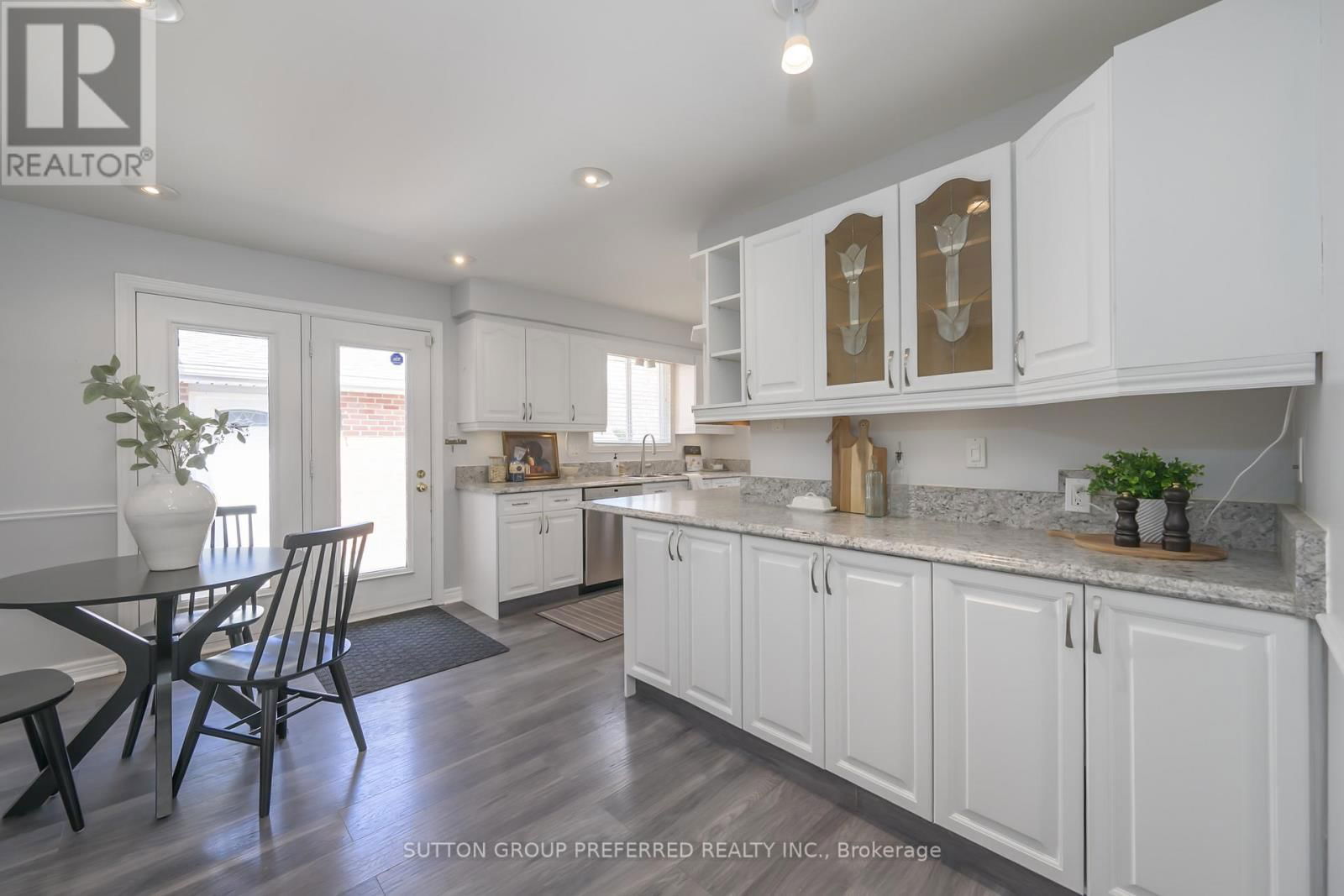 144 MERIDENE CRESCENT WEST Image 13