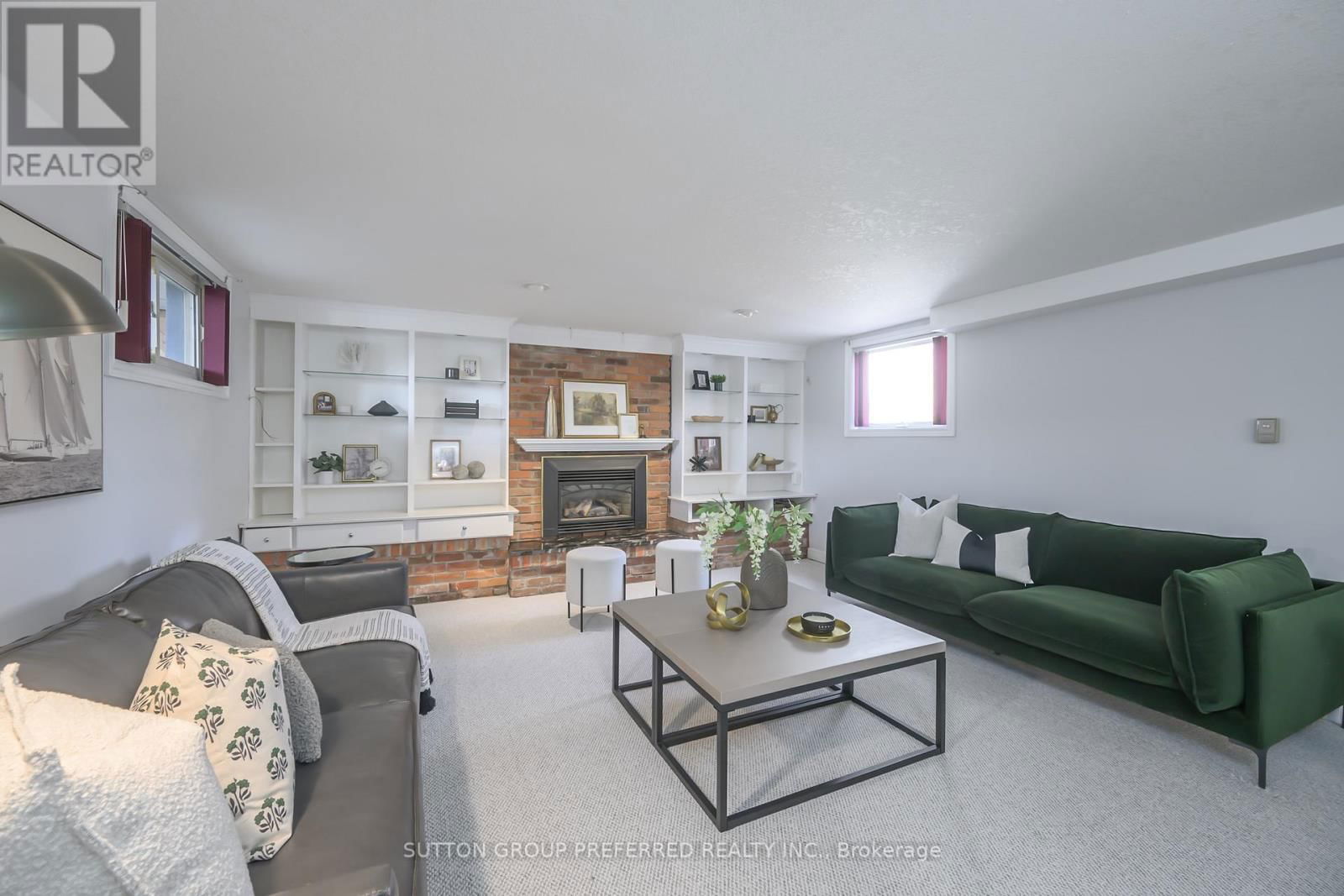 144 MERIDENE CRESCENT WEST Image 24