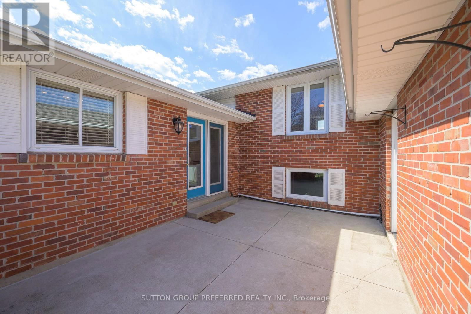 144 MERIDENE CRESCENT WEST Image 3