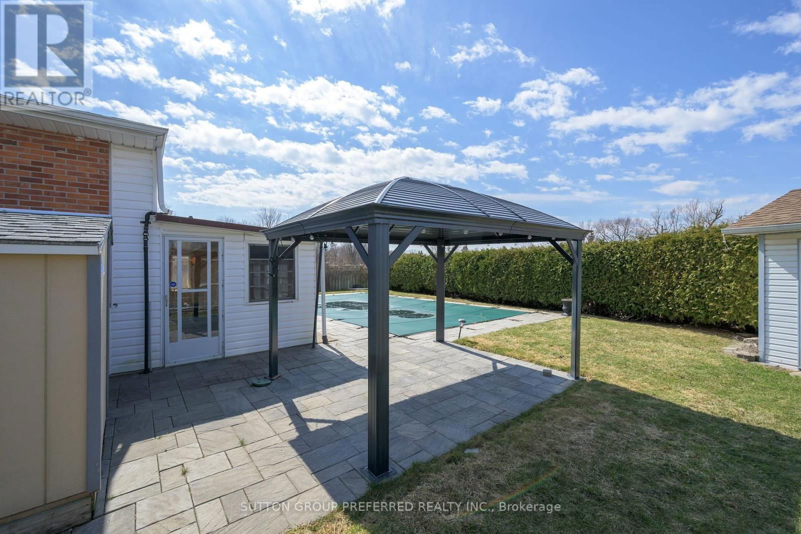 144 MERIDENE CRESCENT WEST Image 35