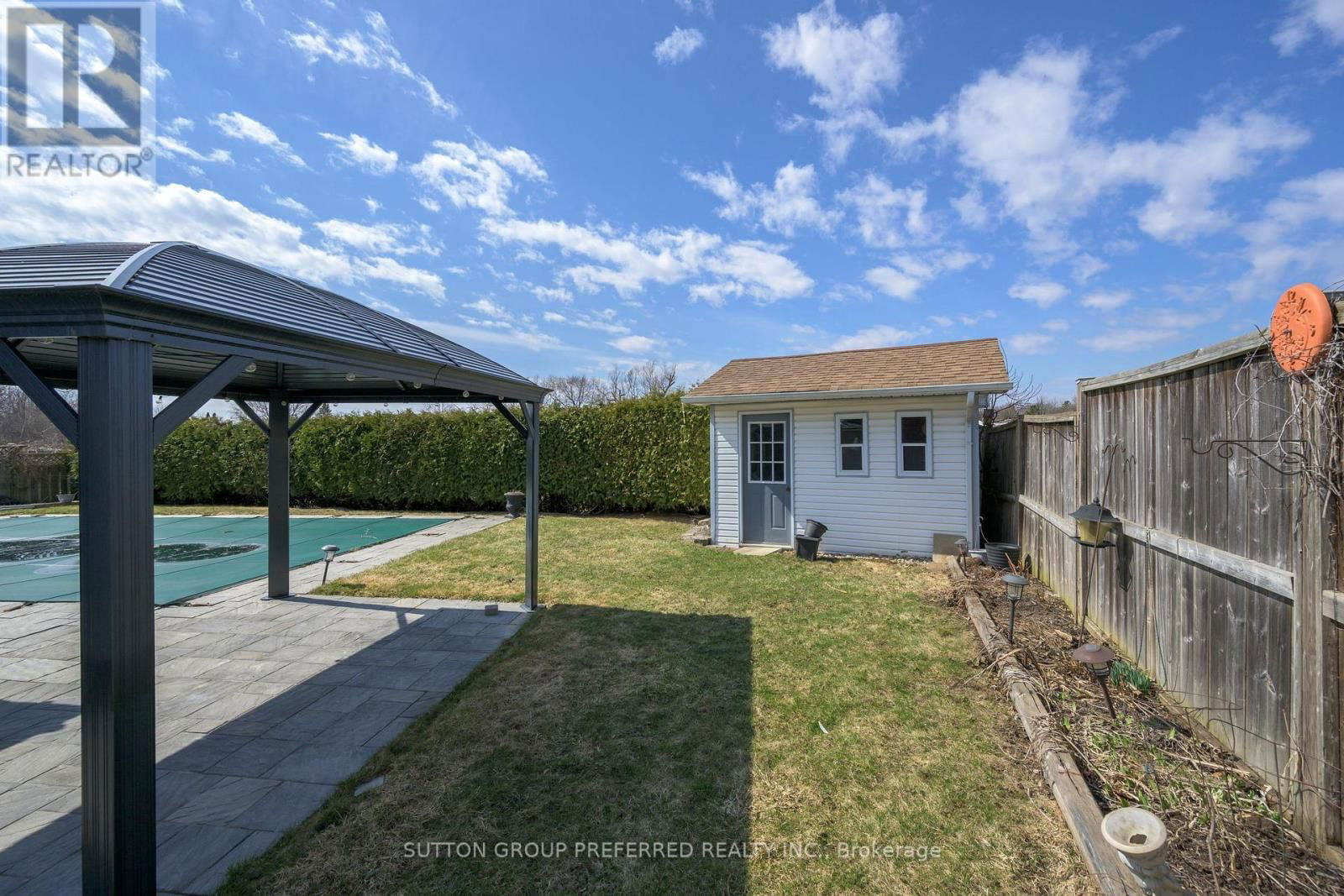 144 MERIDENE CRESCENT WEST Image 36