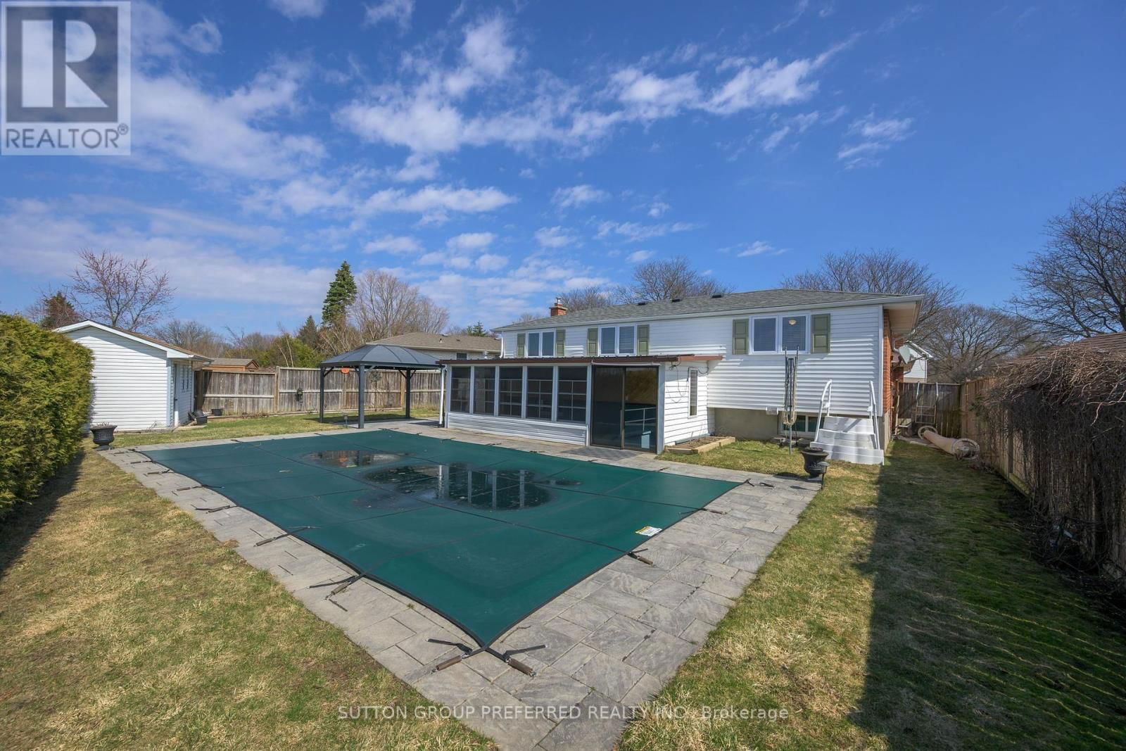 144 MERIDENE CRESCENT WEST Image 38