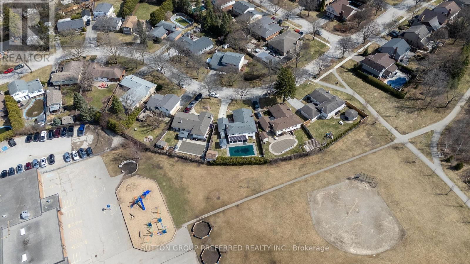 144 MERIDENE CRESCENT WEST Image 41