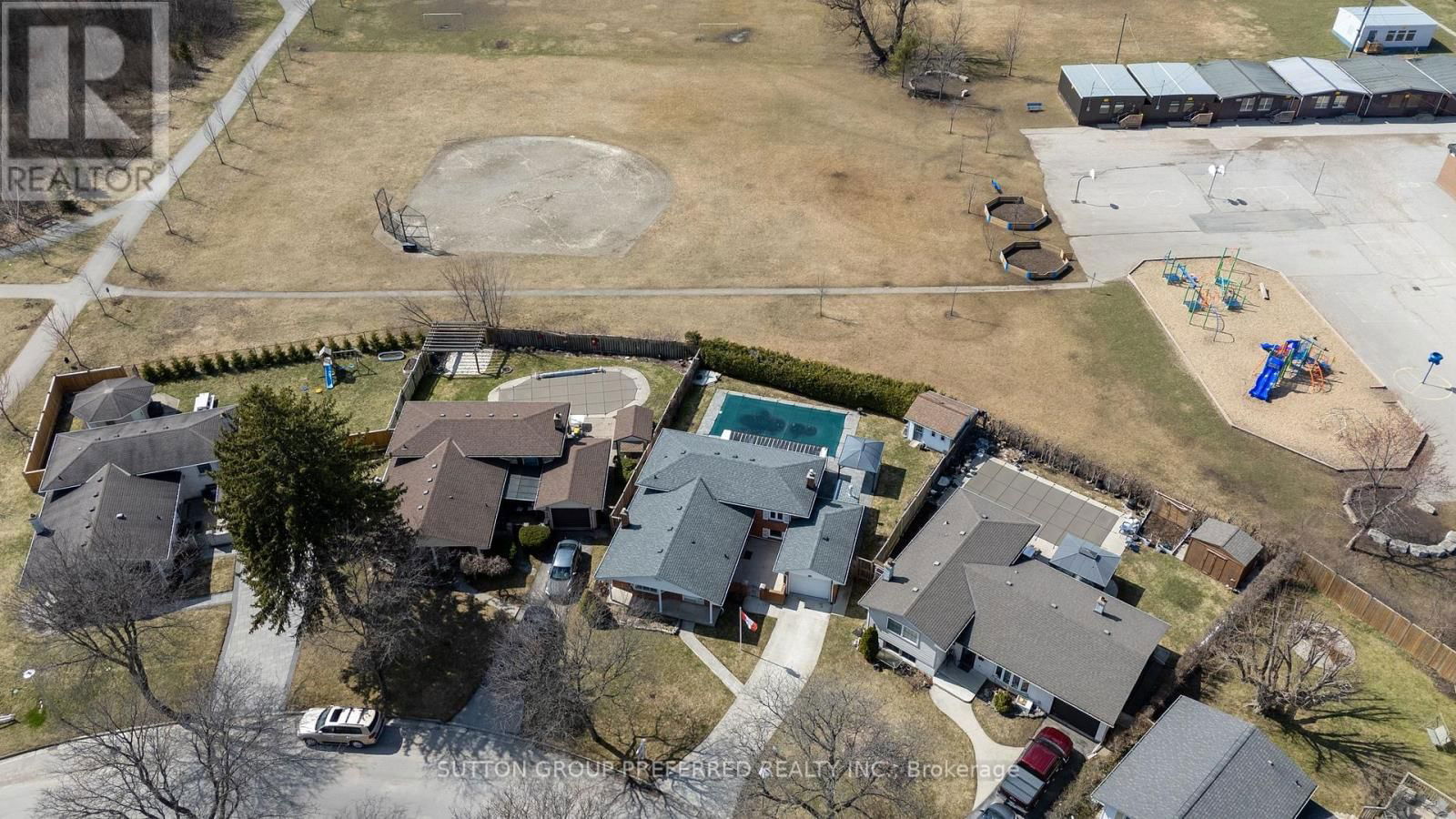 144 MERIDENE CRESCENT WEST Image 42