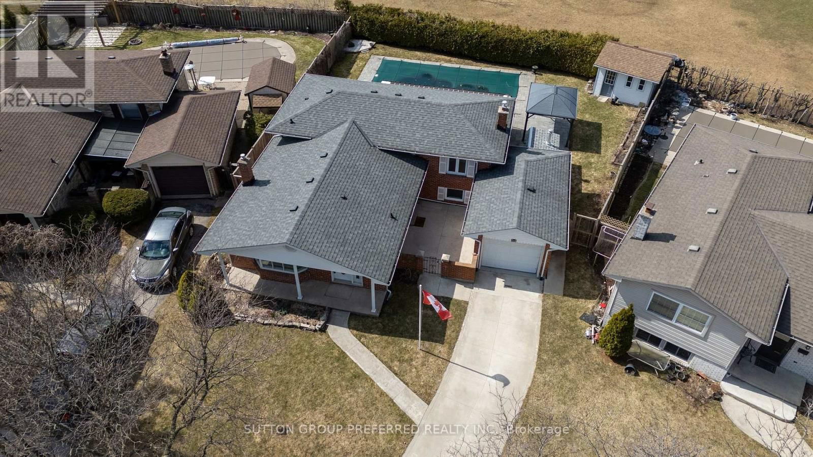 144 MERIDENE CRESCENT WEST Image 43