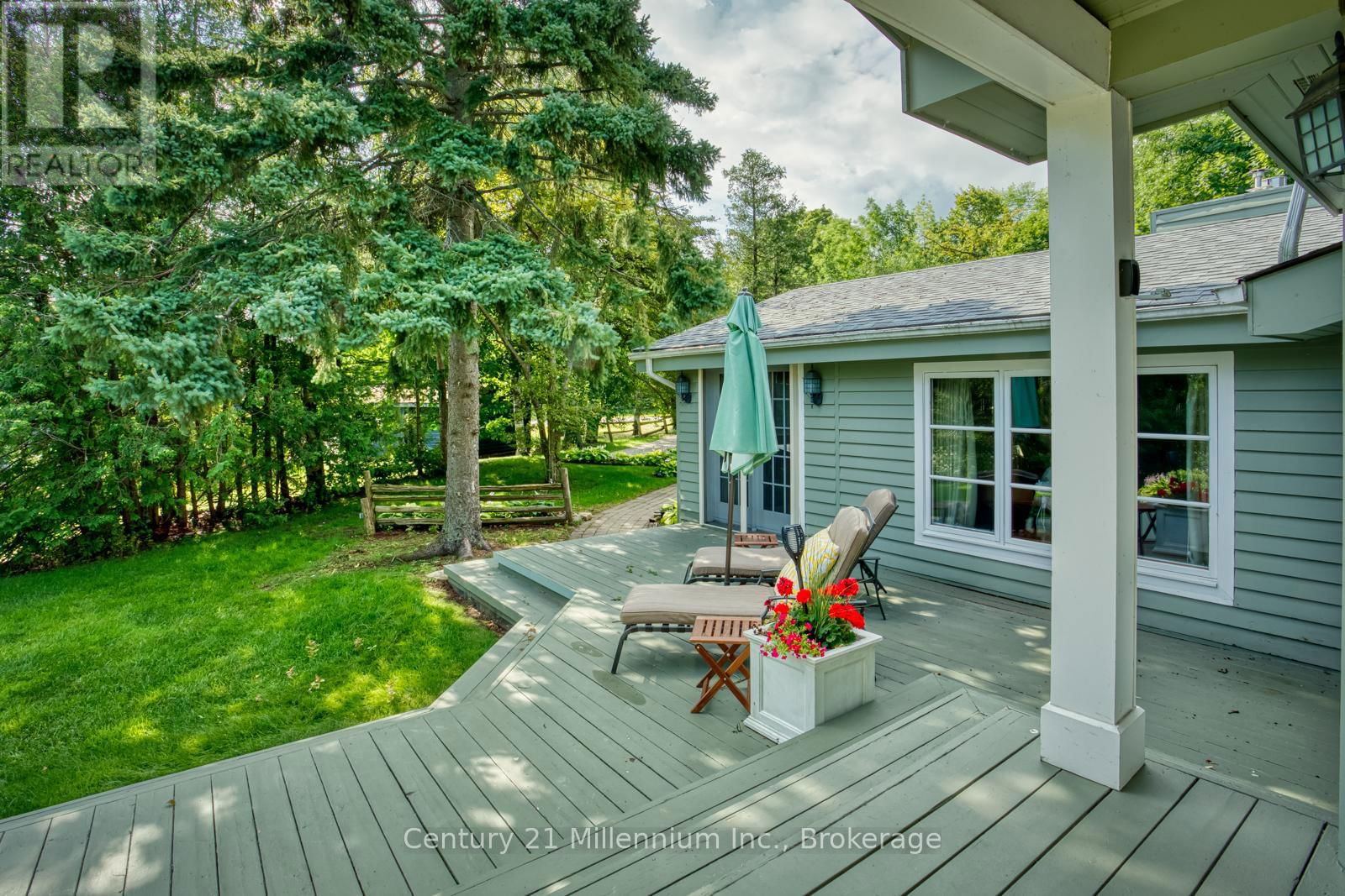 150 ST MORITZ CRESCENT Image 35