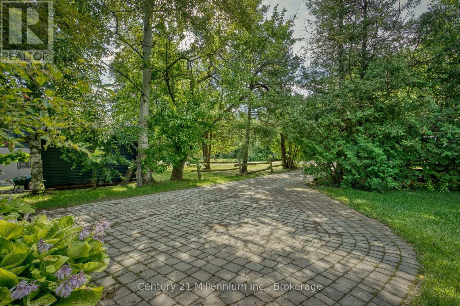 150 ST MORITZ CRESCENT Image 36