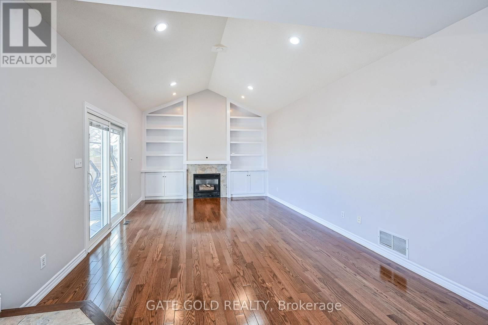 228 HIGHLAND ROAD WEST Image 12
