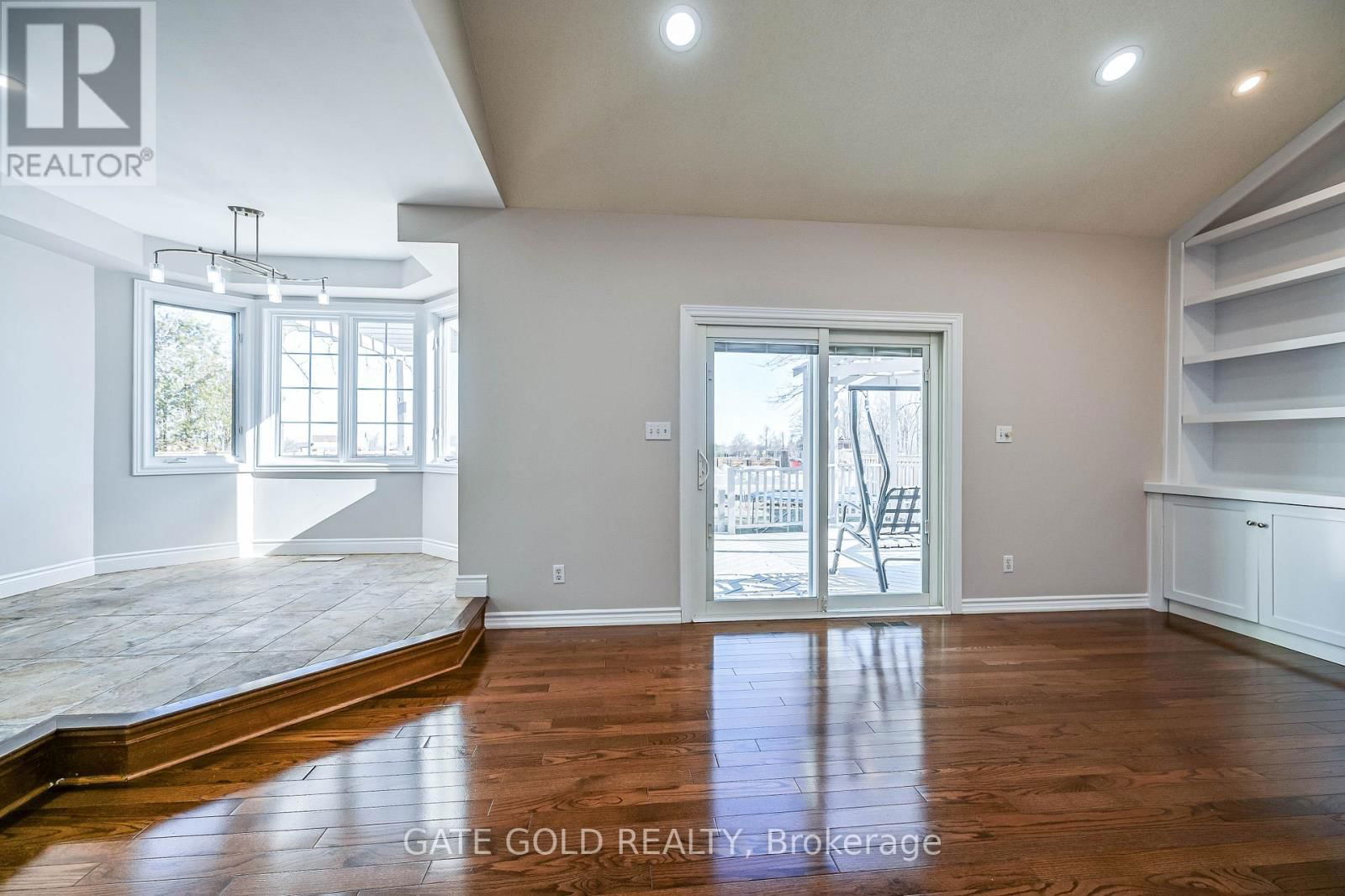 228 HIGHLAND ROAD WEST Image 14