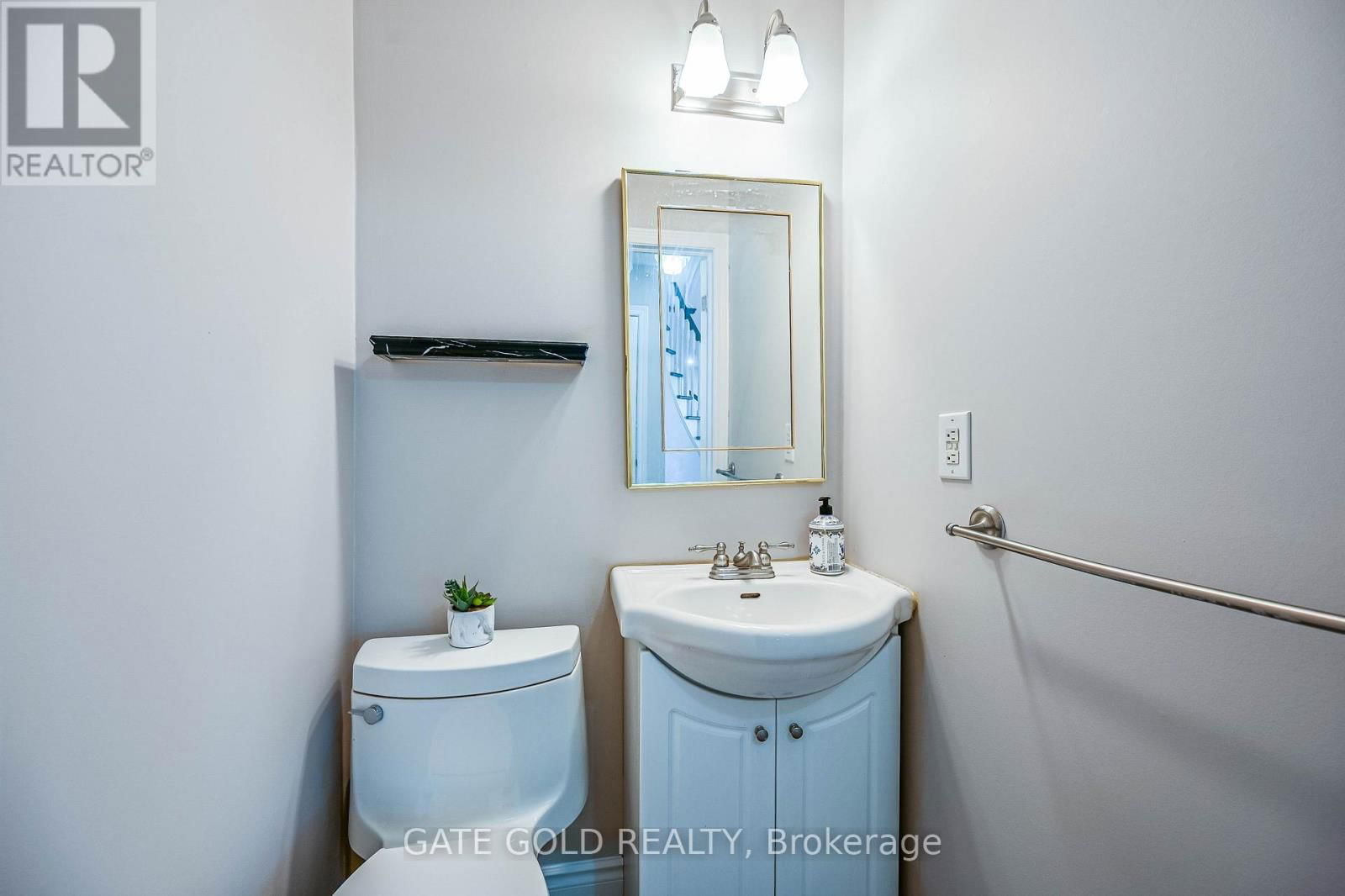 228 HIGHLAND ROAD WEST Image 15