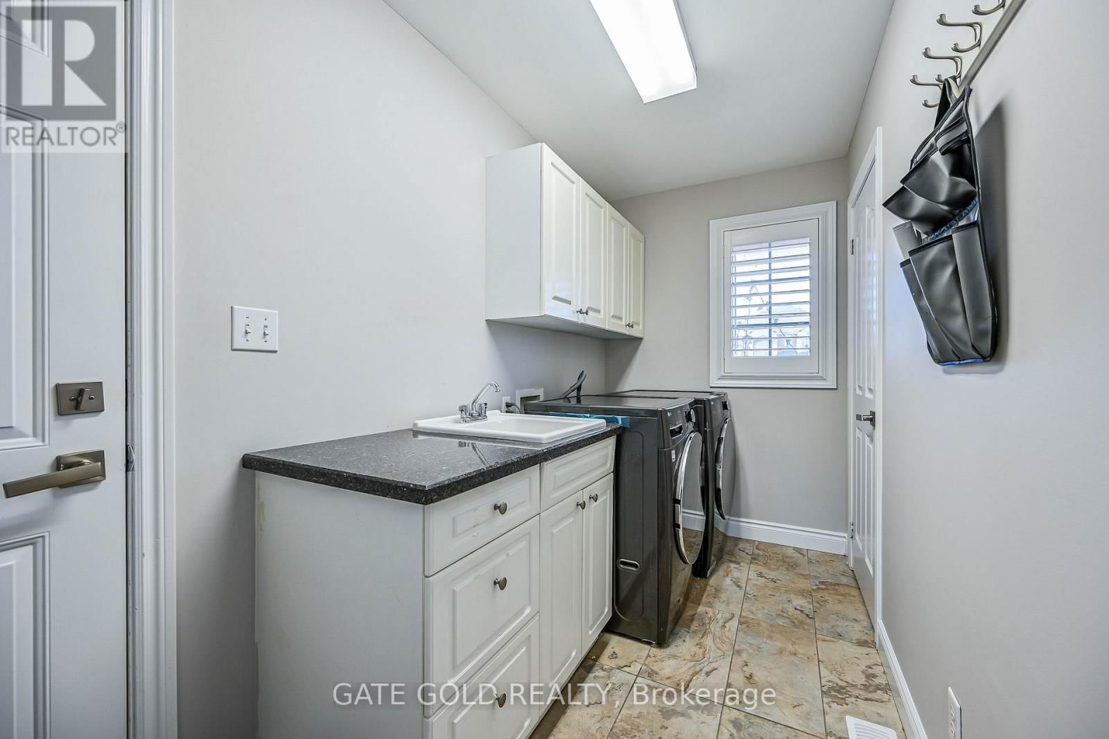 228 HIGHLAND ROAD WEST Image 16