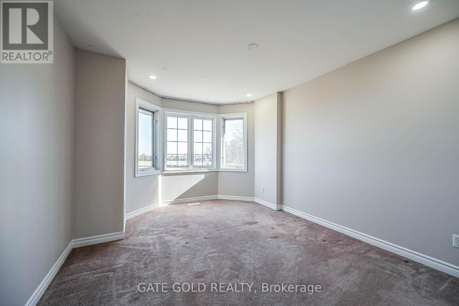 228 HIGHLAND ROAD WEST Image 23
