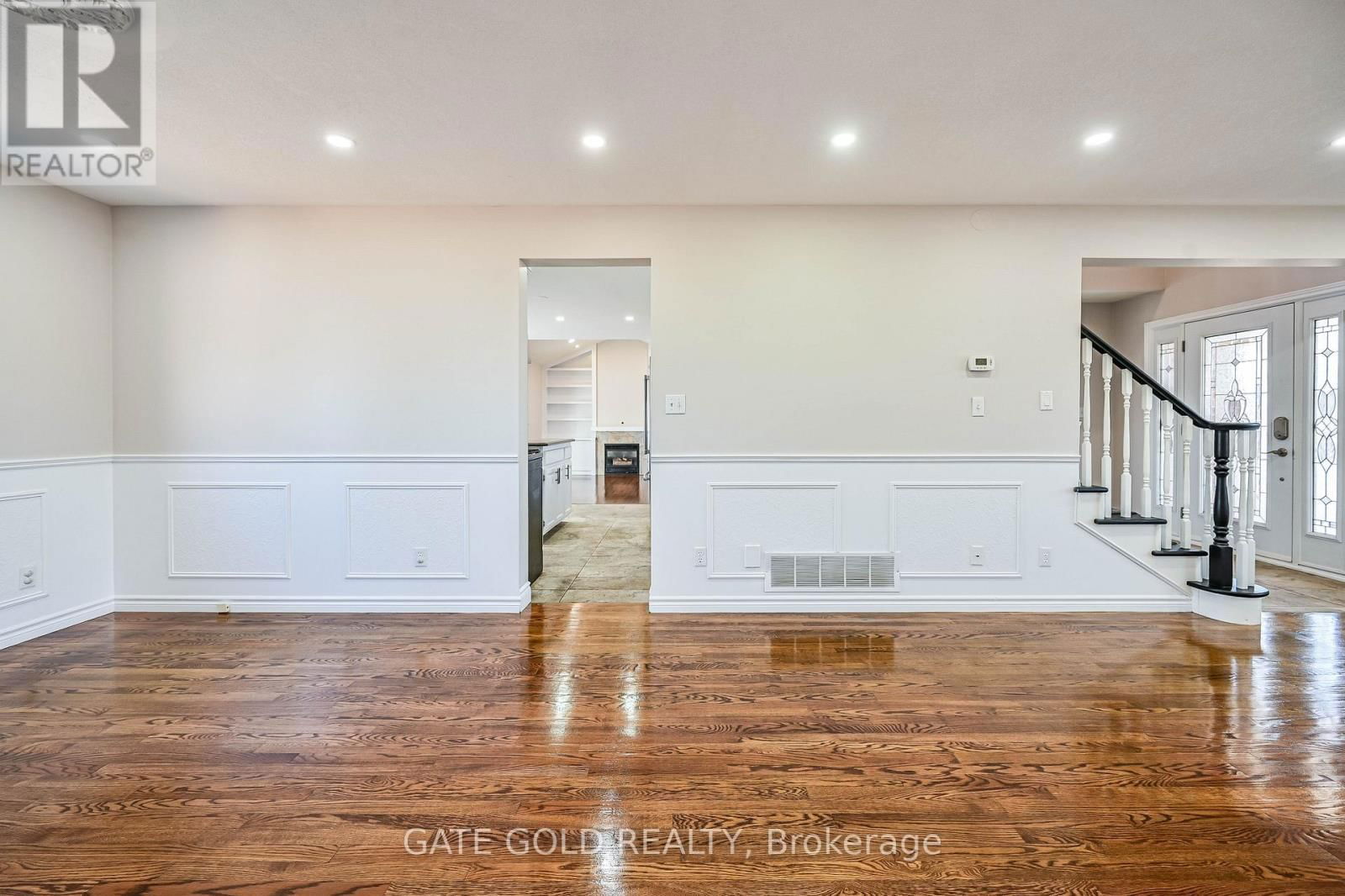 228 HIGHLAND ROAD WEST Image 8
