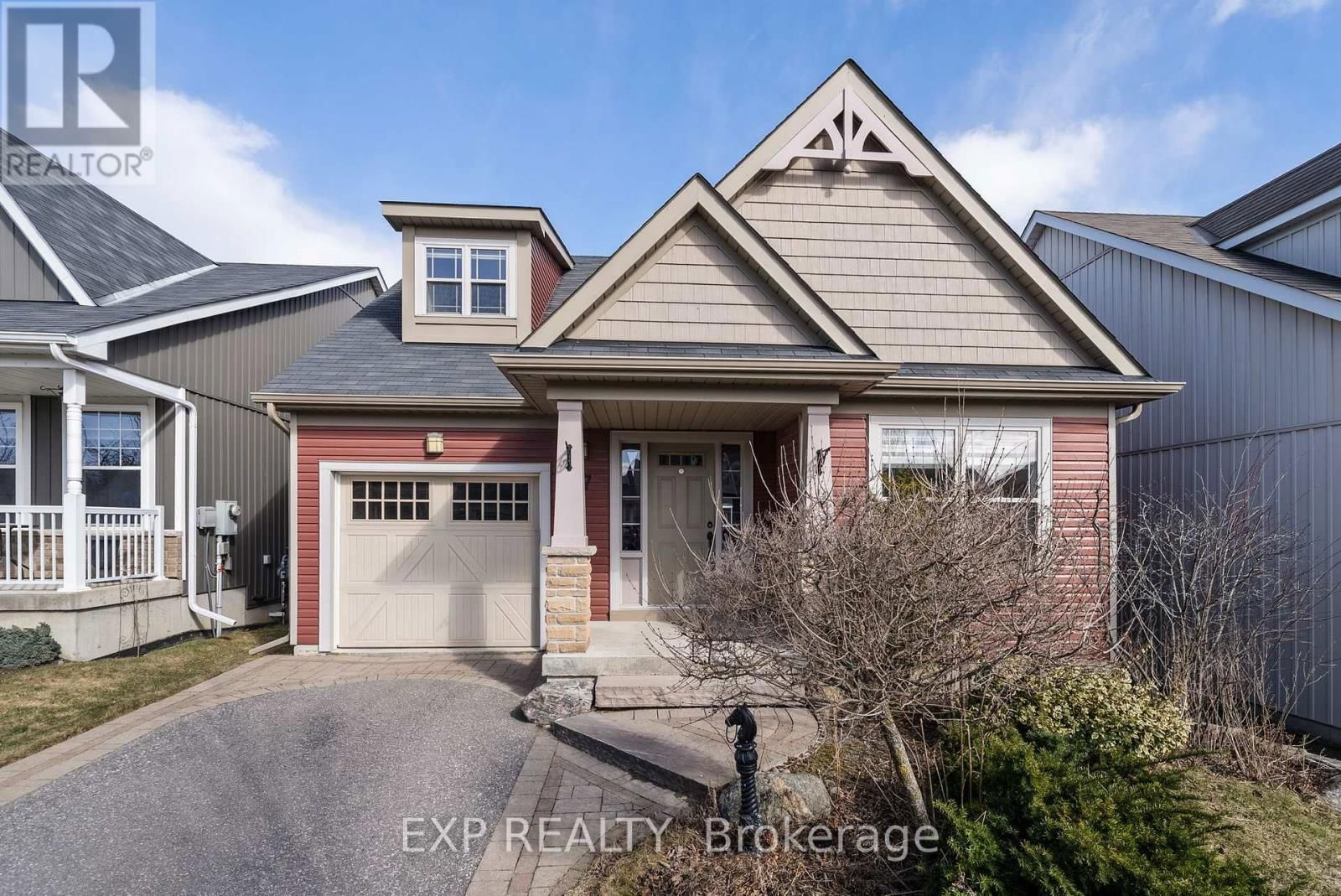 17 GREENAWAY CIRCLE Image 1