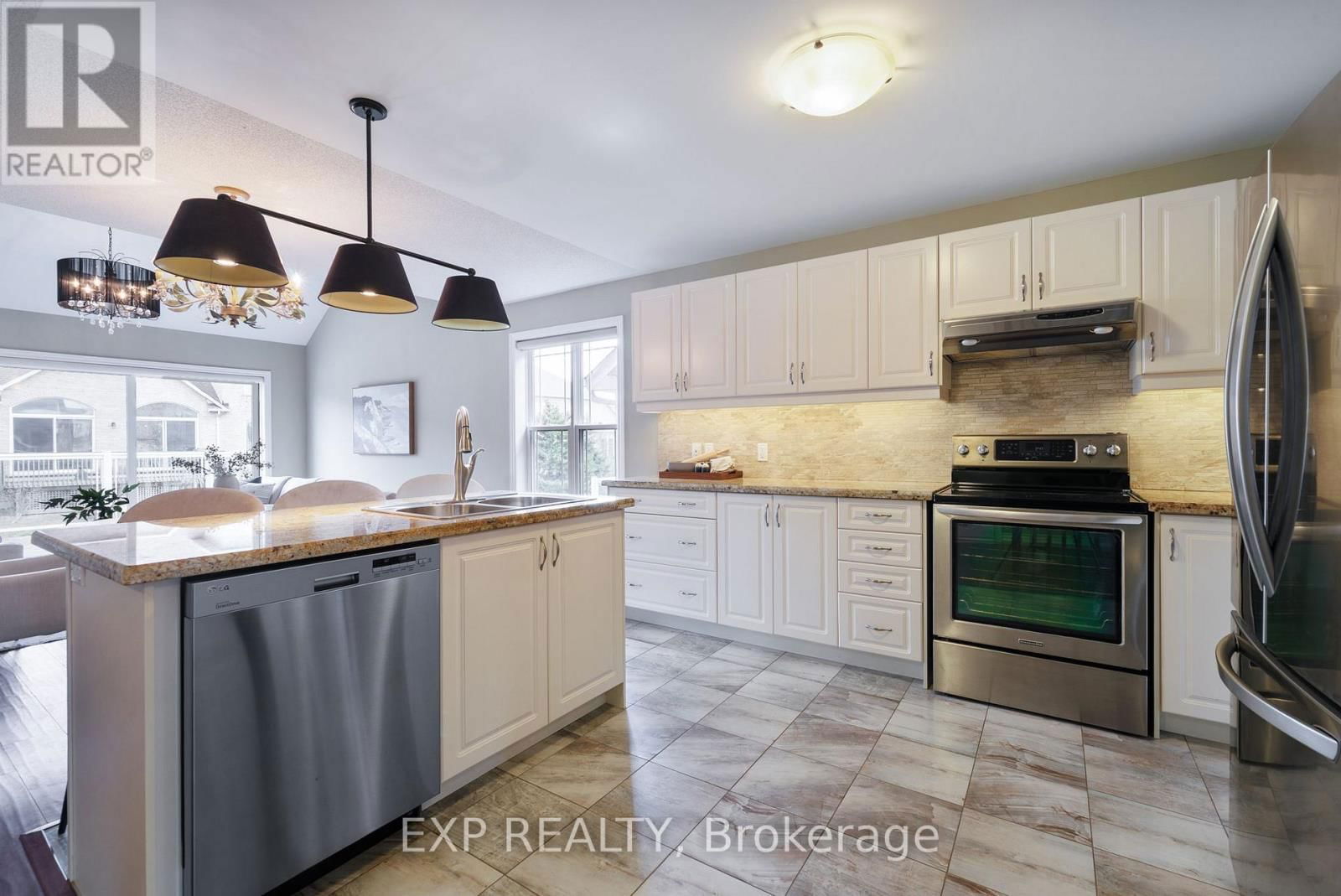 17 GREENAWAY CIRCLE Image 6