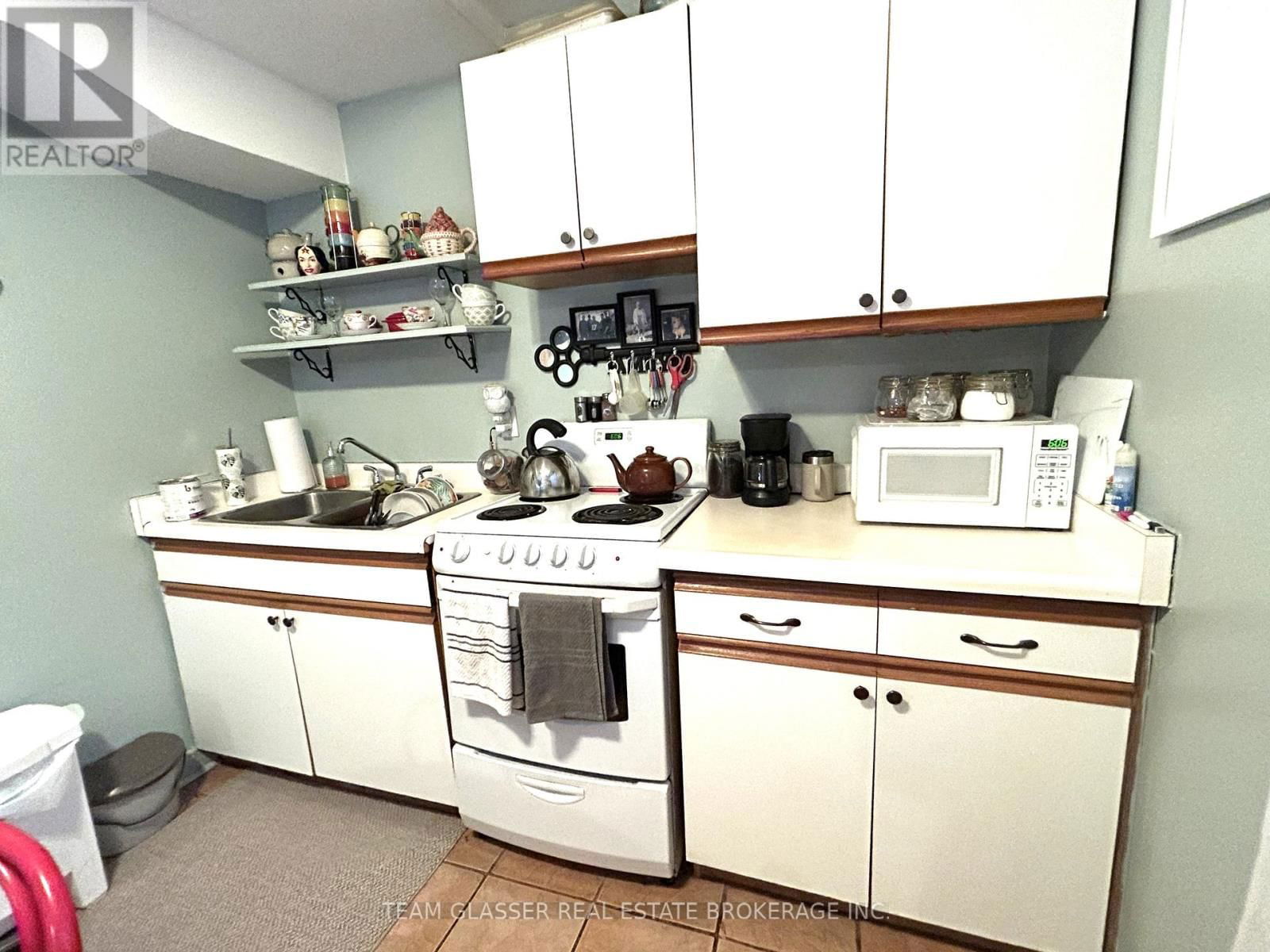 630 VICTORIA STREET Image 25