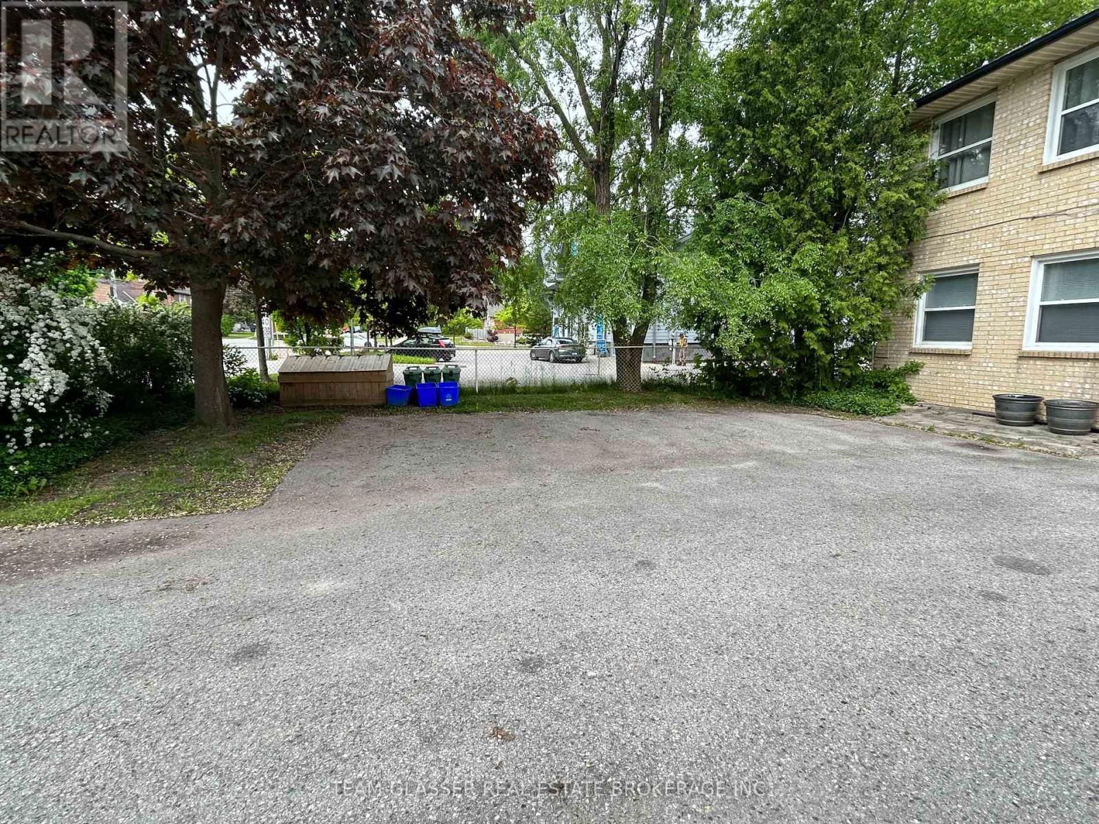 630 VICTORIA STREET Image 45