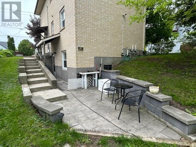 630 VICTORIA STREET Image 50