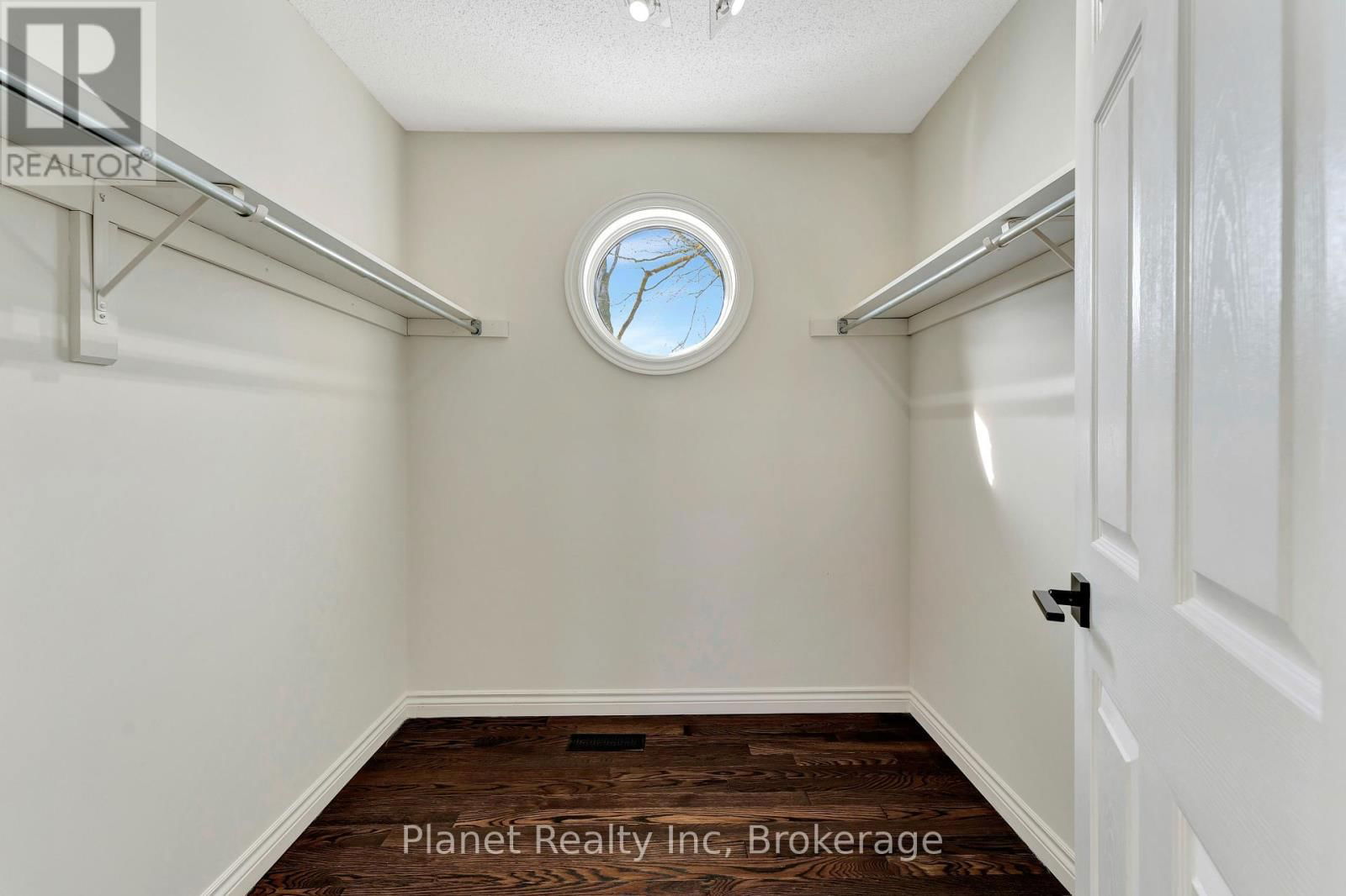 7 - 25 MANOR PARK CRESCENT Image 30