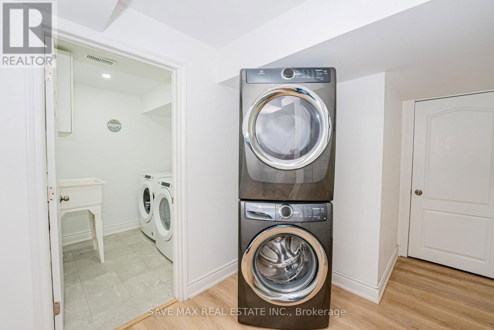 86 SUNSET WAY Image 32