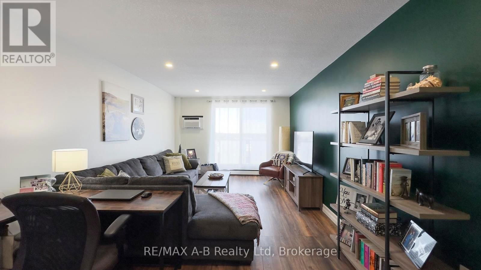 1005 - 583 MORNINGTON AVENUE Image 12